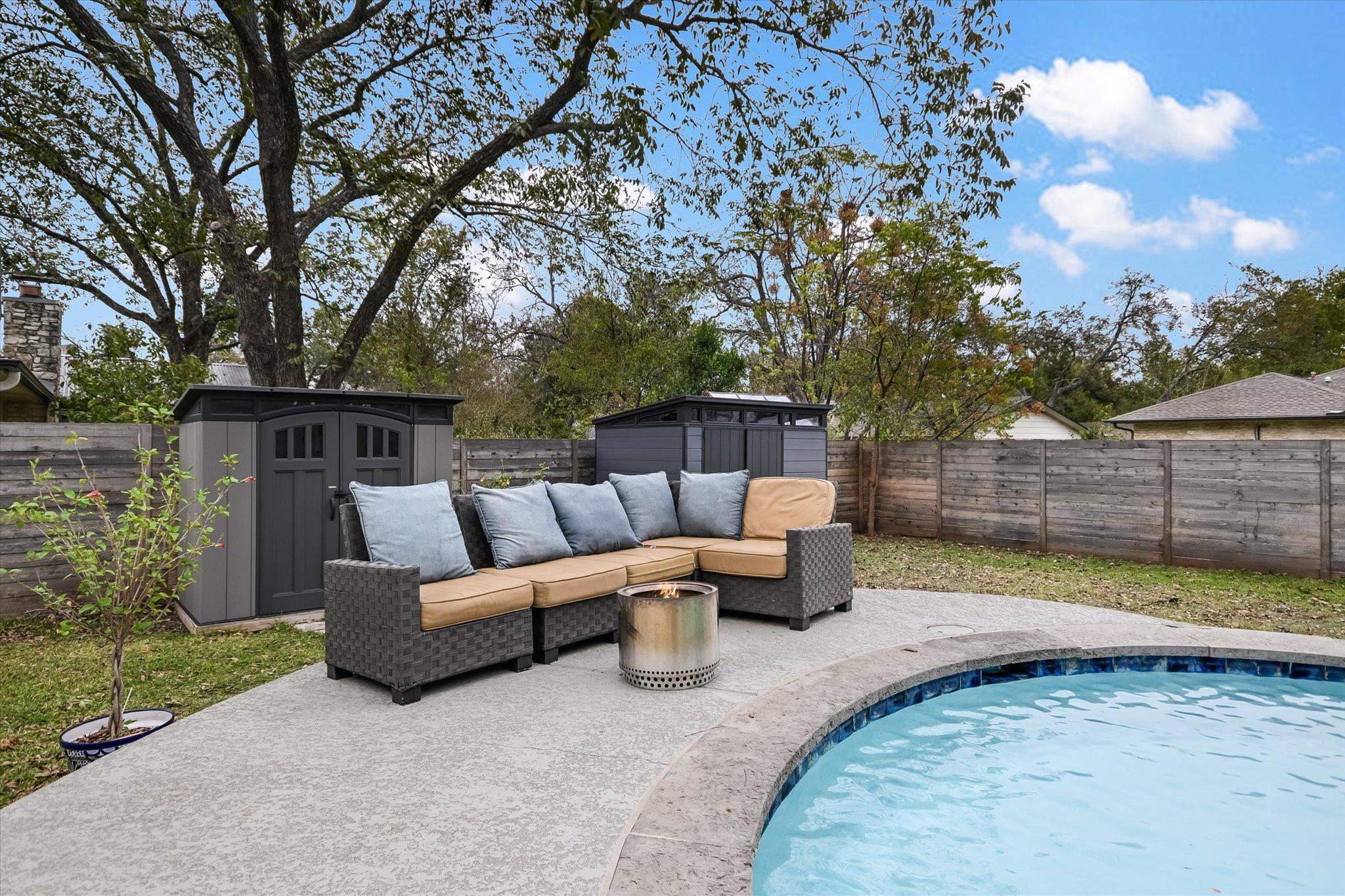 11009 Hillside Oak Ln, Austin, TX 78750