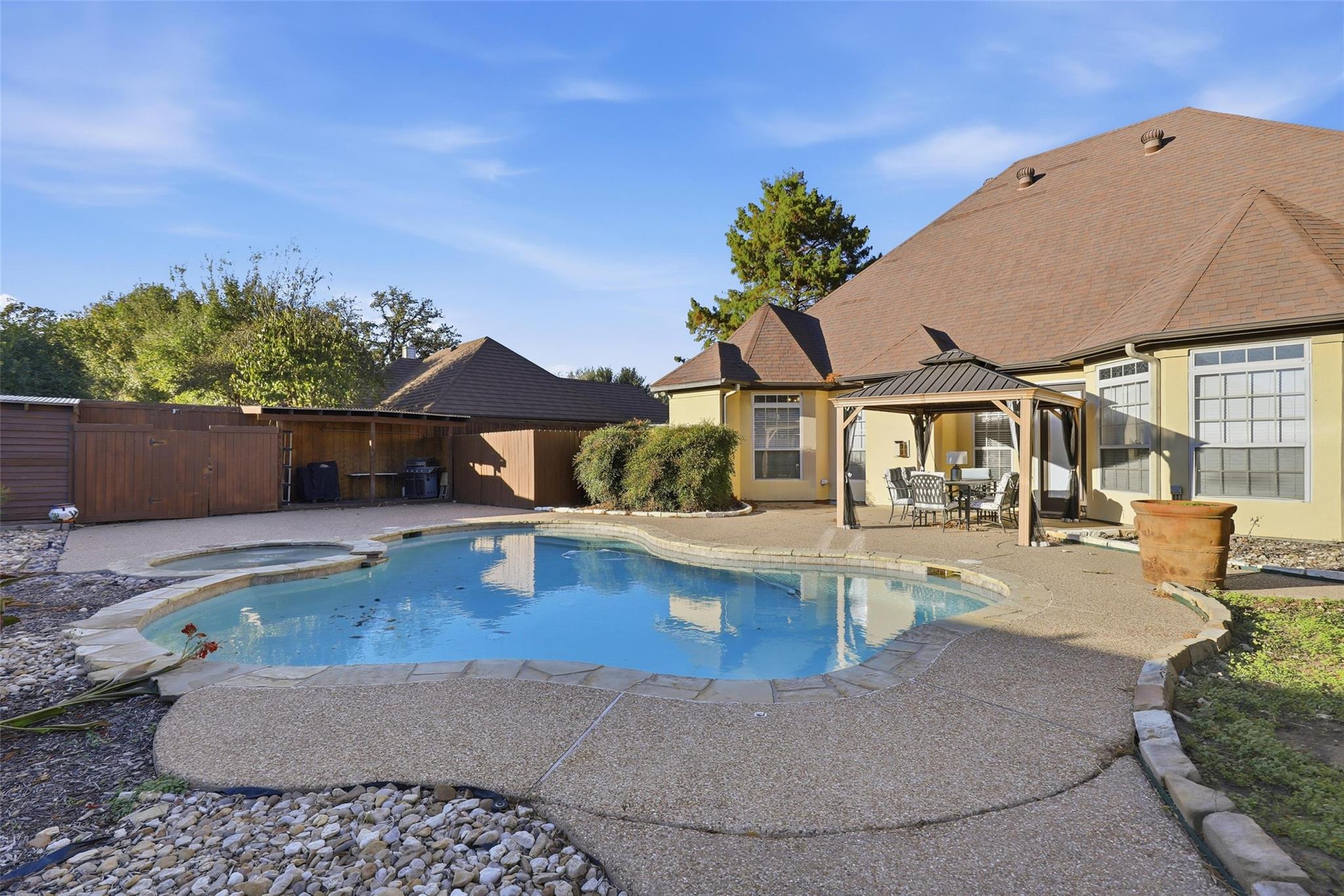 3724 Cove Timber Ave, Granbury, TX 76049