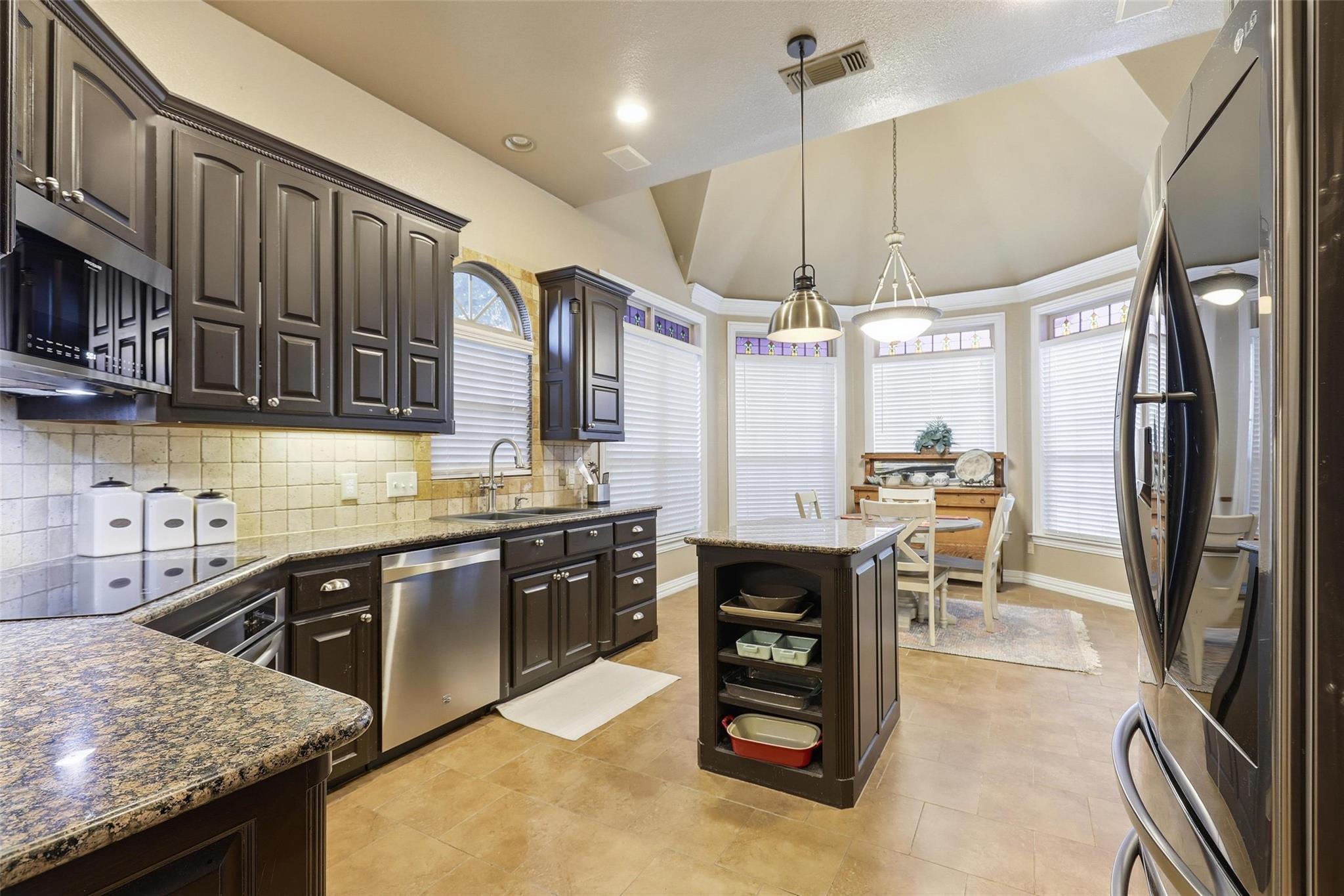 3724 Cove Timber Ave, Granbury, TX 76049