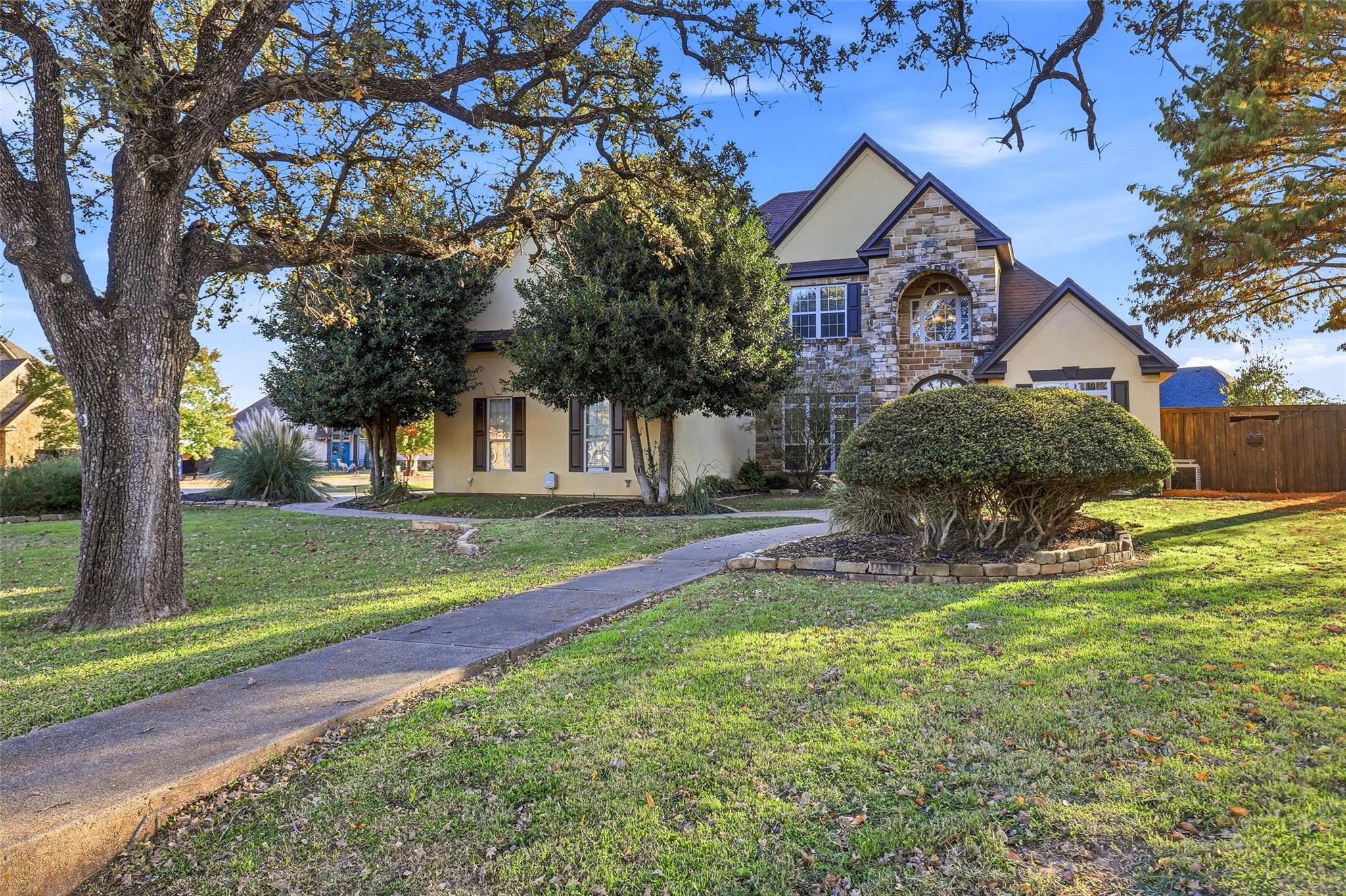 3724 Cove Timber Ave, Granbury, TX 76049