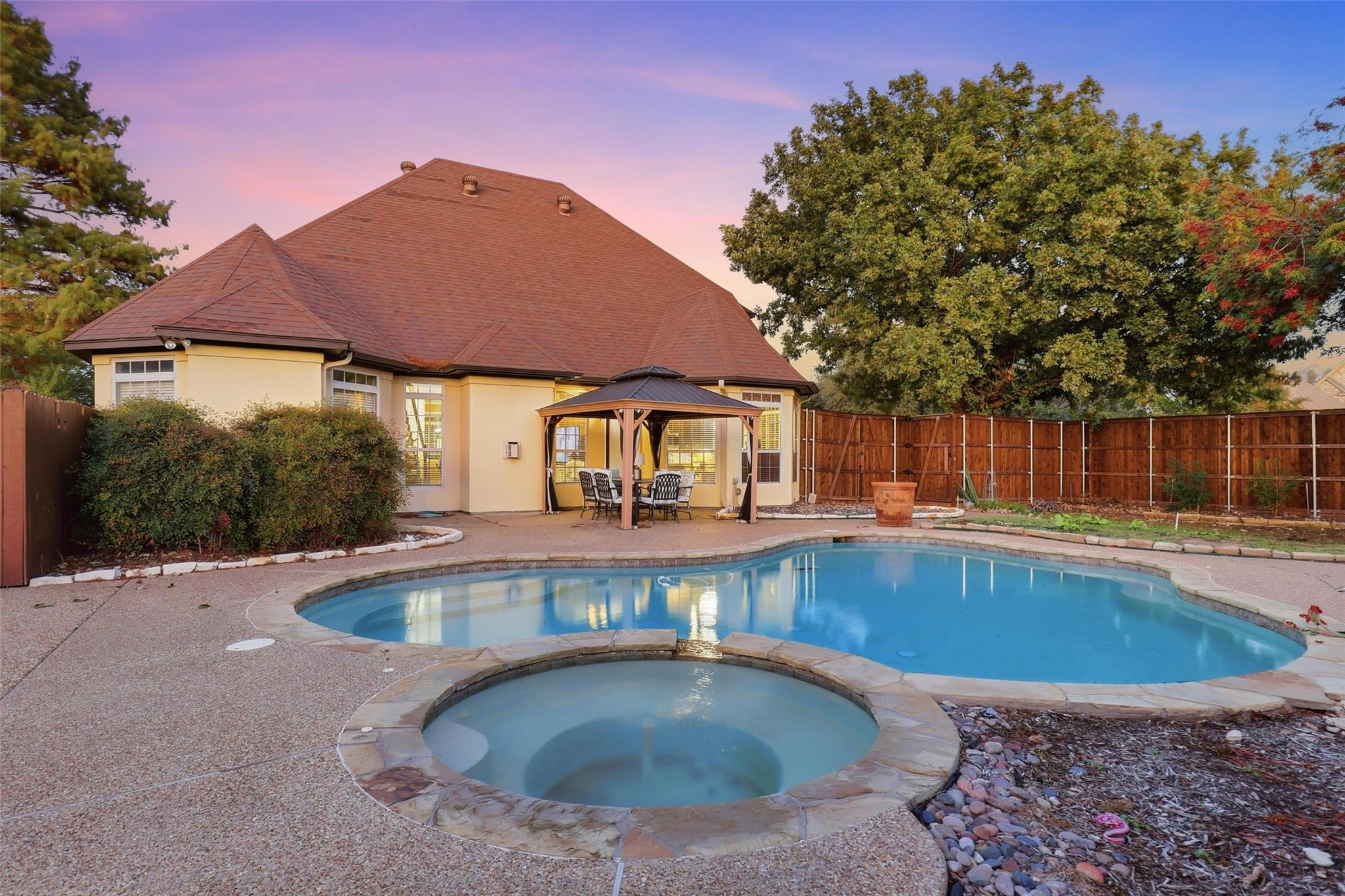 3724 Cove Timber Ave, Granbury, TX 76049