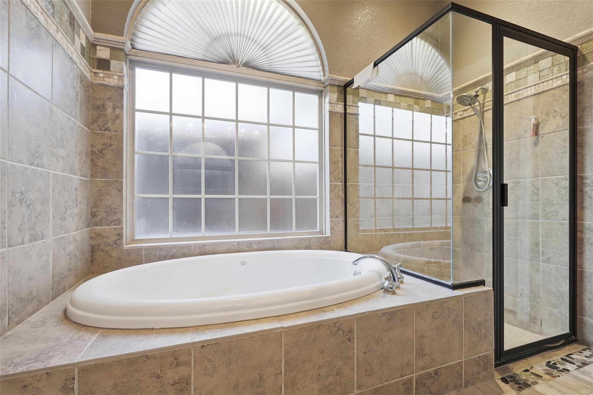 3724 Cove Timber Ave, Granbury, TX 76049