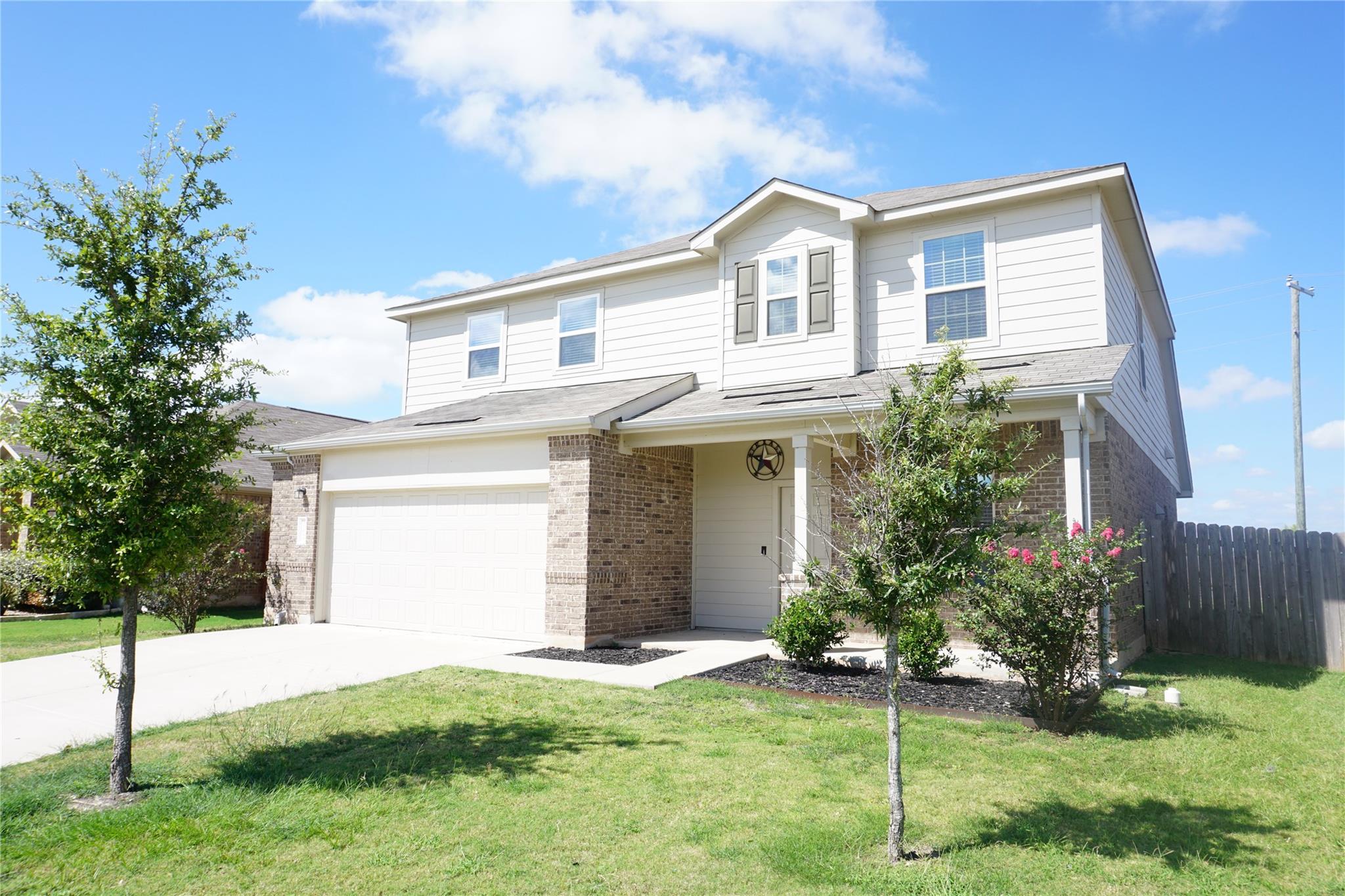 707 Carol Dr, Hutto, TX 78634