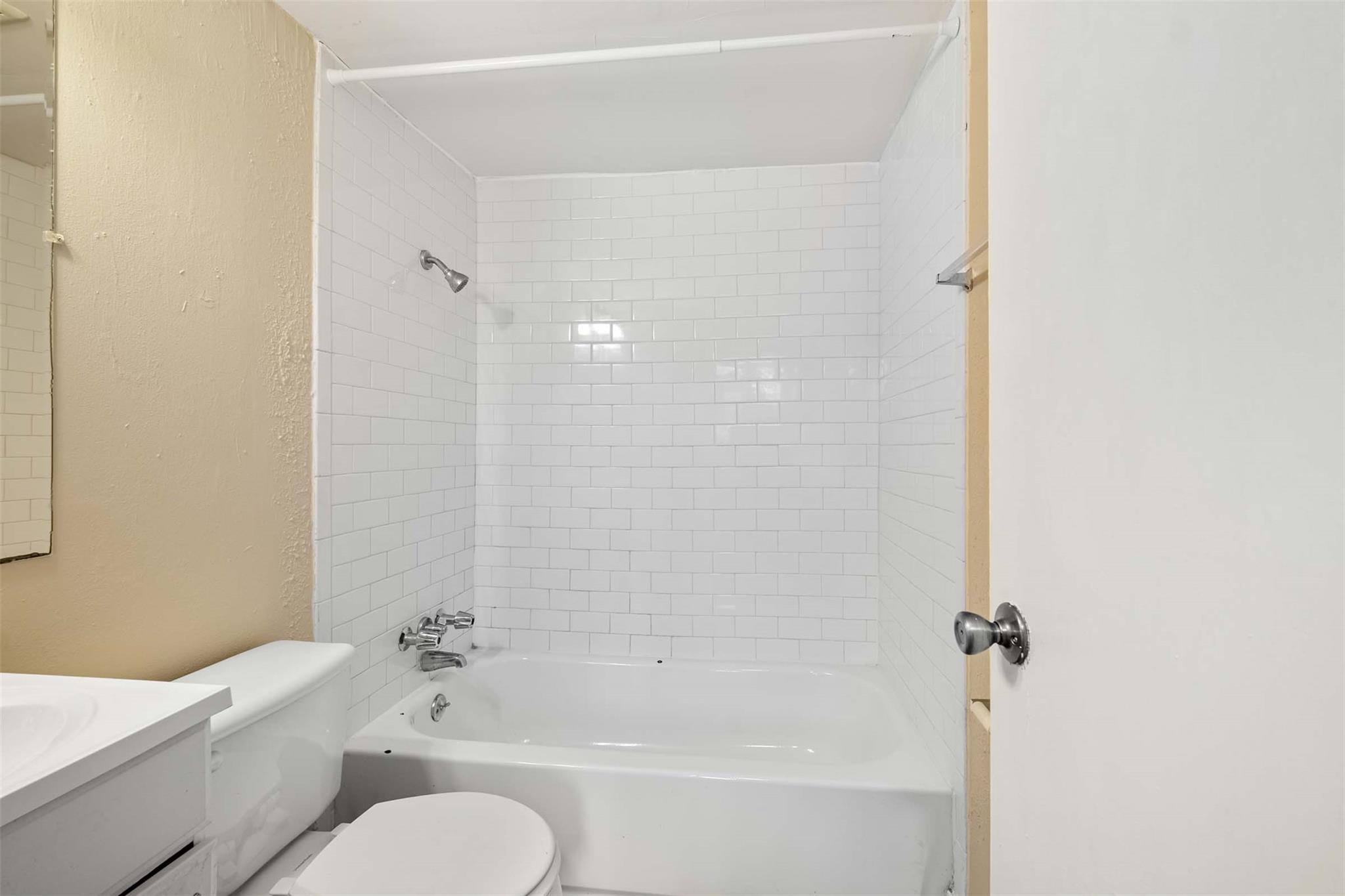 903 Springdale Rd # E, Austin, TX 78702