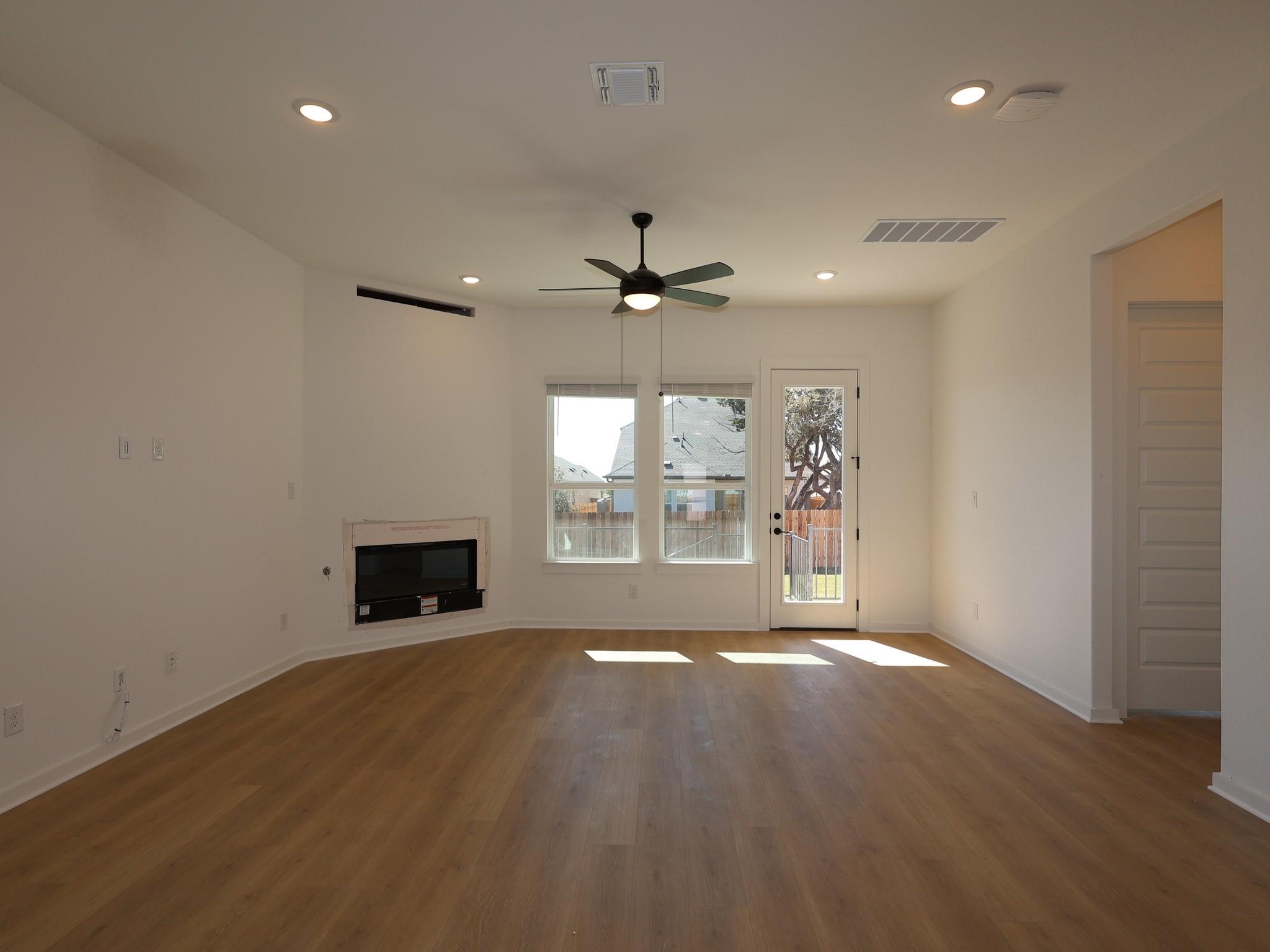 553 Darley Oaks Dr, Dripping Springs, TX 78620