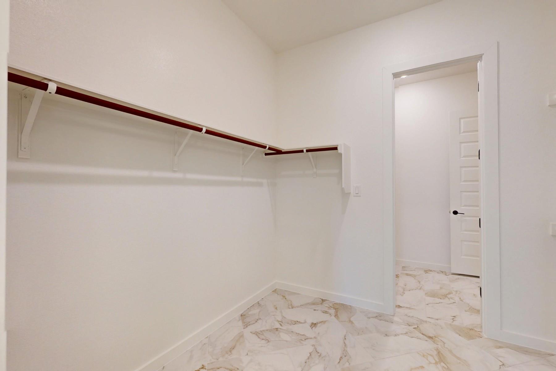 553 Darley Oaks Dr, Dripping Springs, TX 78620