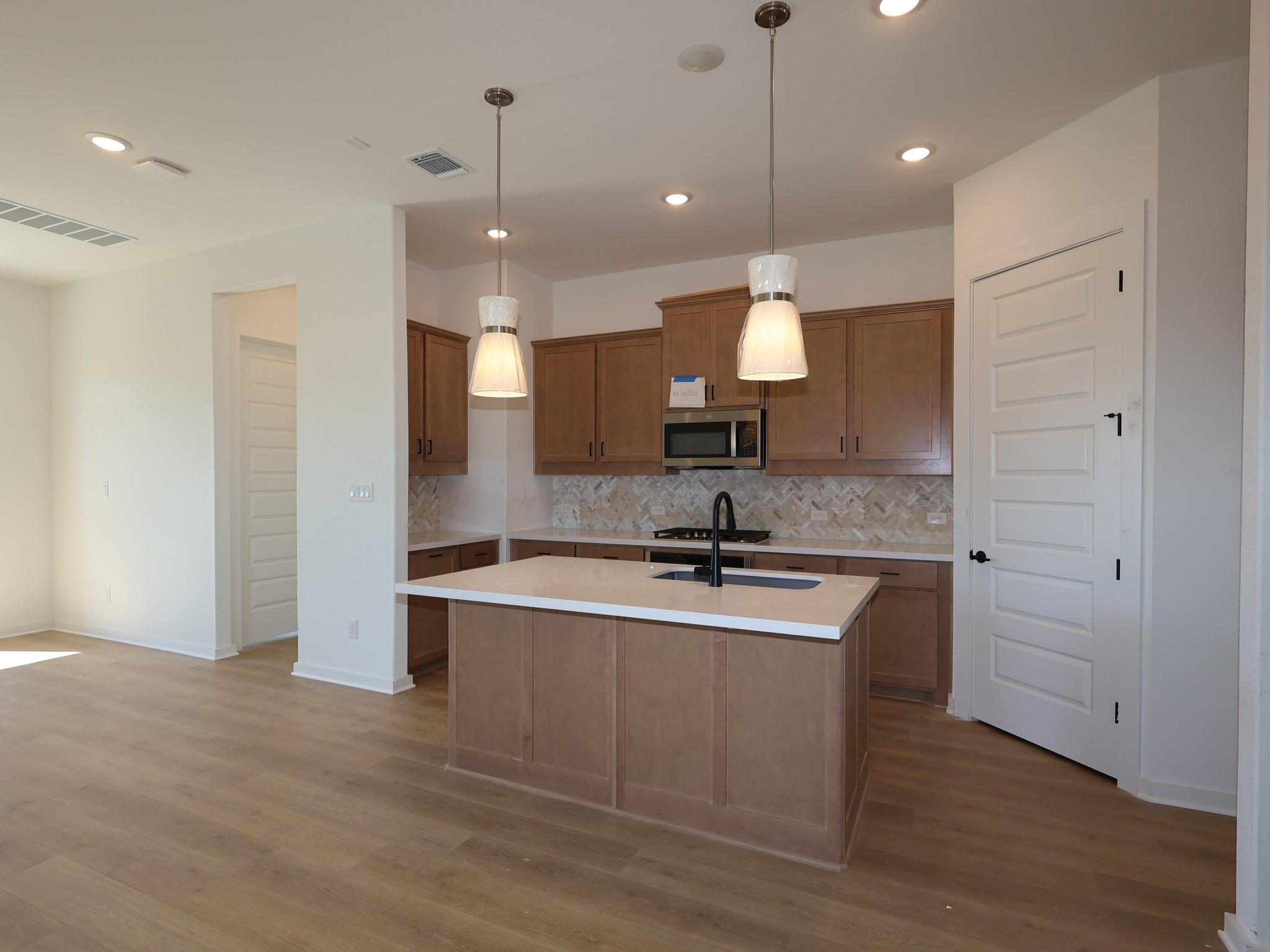 553 Darley Oaks Dr, Dripping Springs, TX 78620