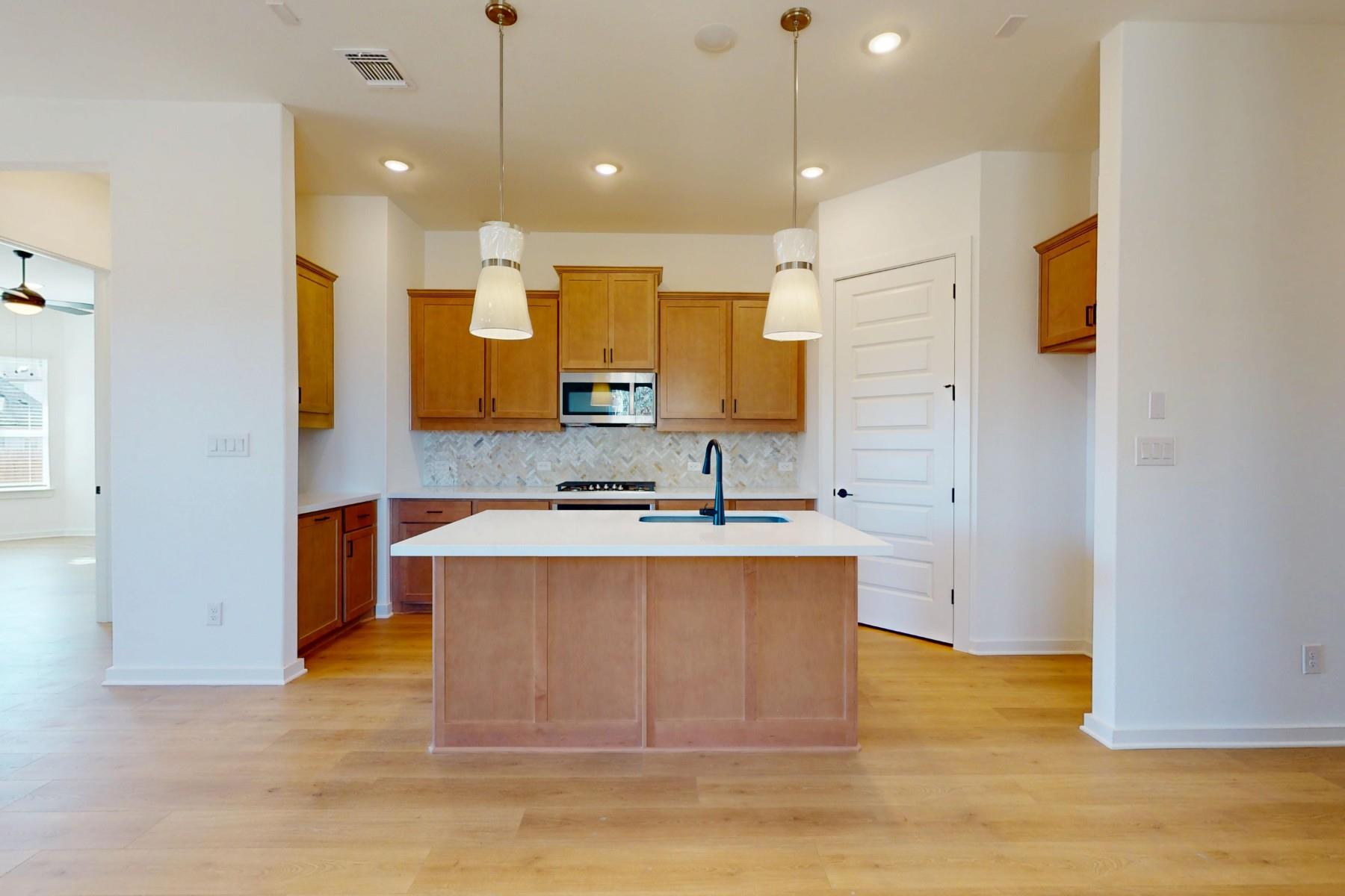 553 Darley Oaks Dr, Dripping Springs, TX 78620