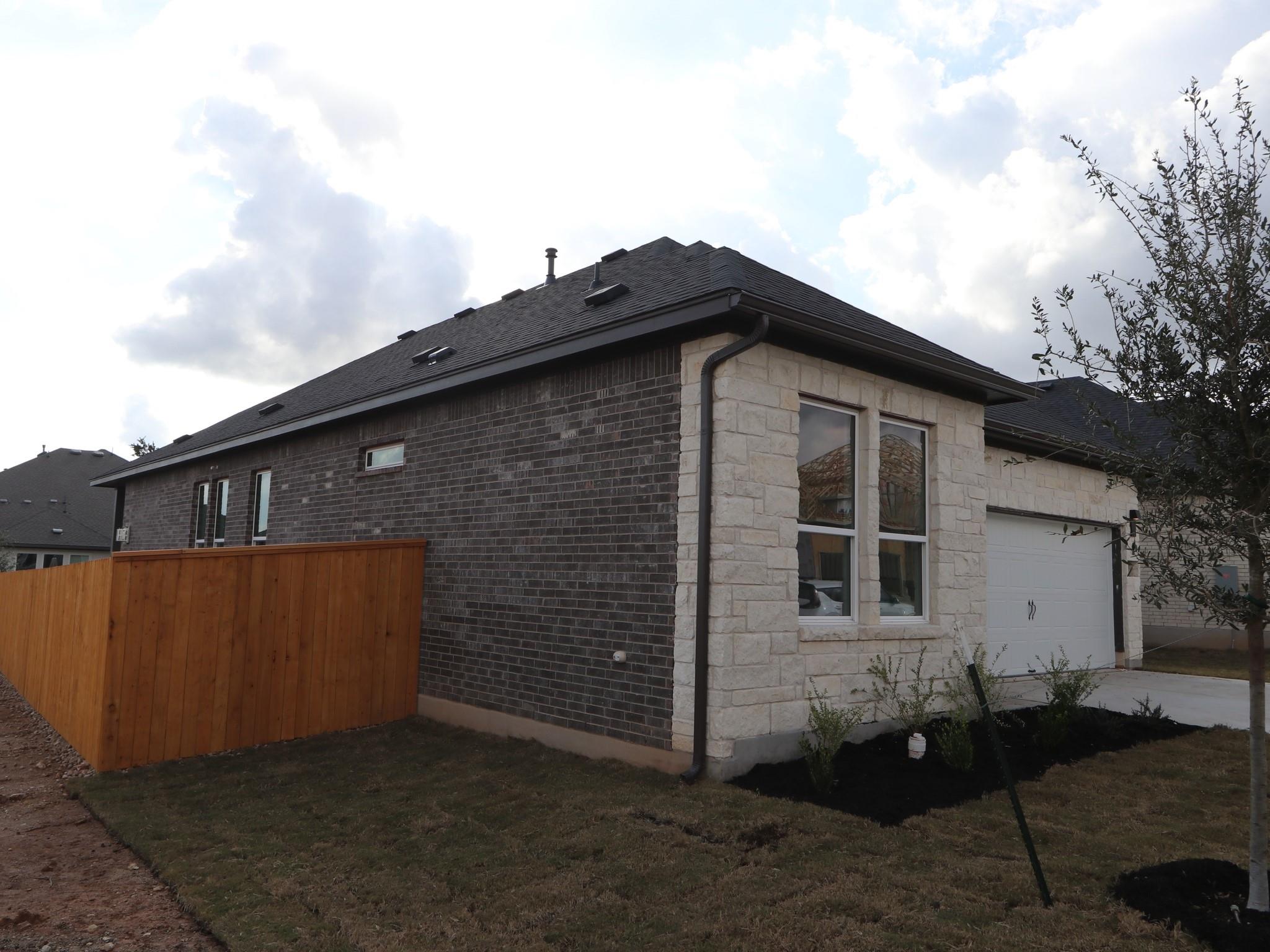 553 Darley Oaks Dr, Dripping Springs, TX 78620