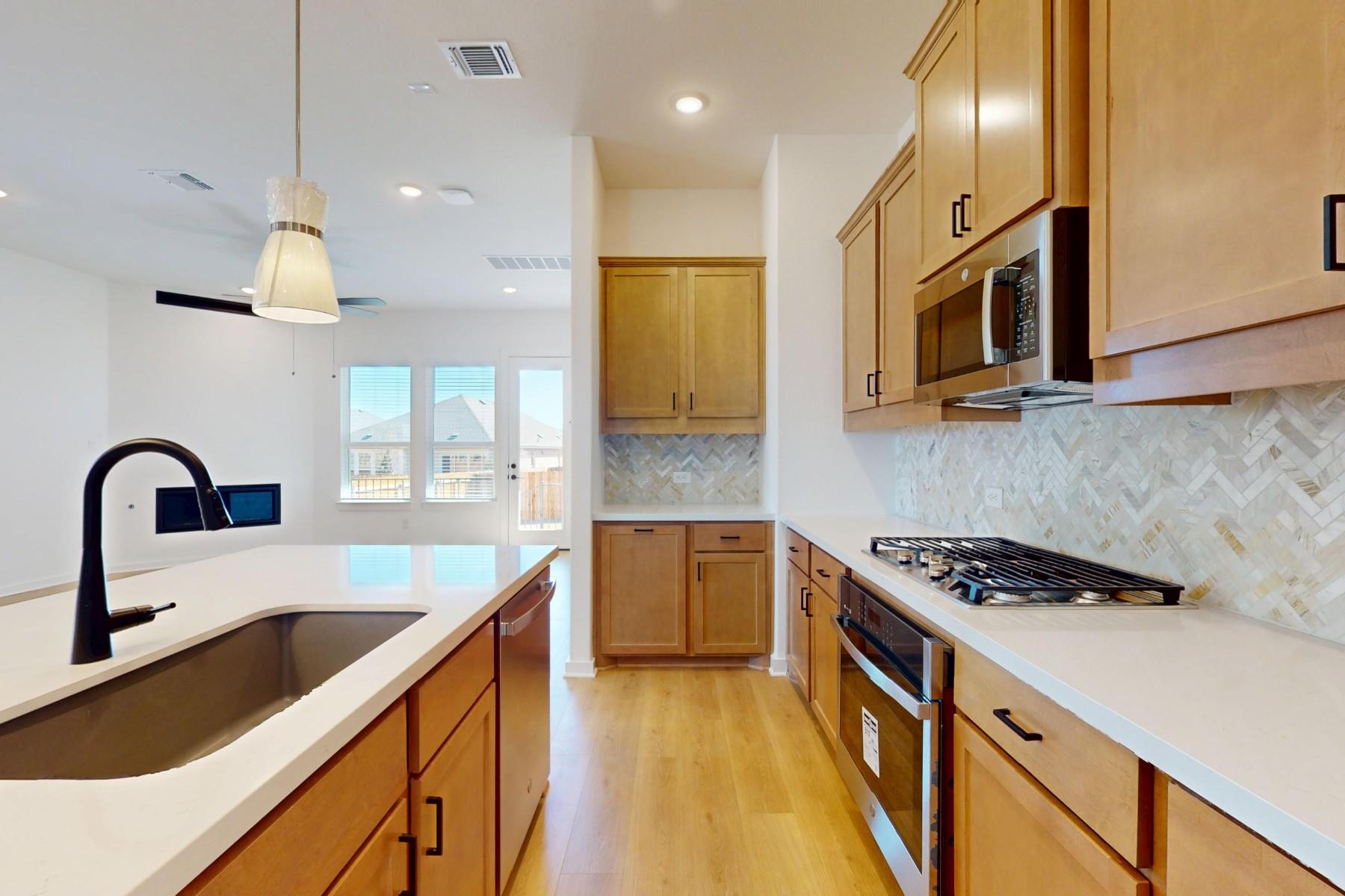 553 Darley Oaks Dr, Dripping Springs, TX 78620