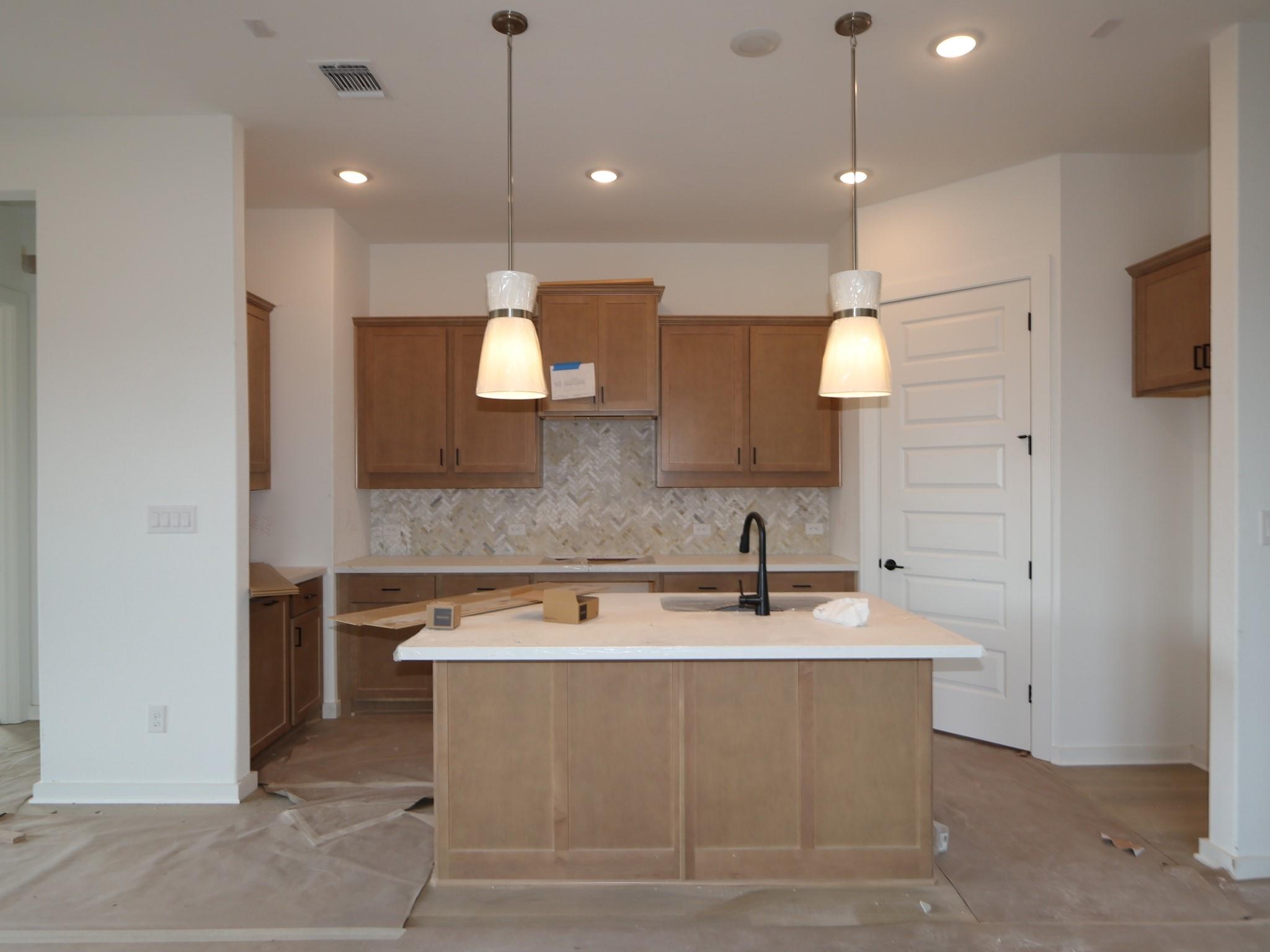 553 Darley Oaks Dr, Dripping Springs, TX 78620