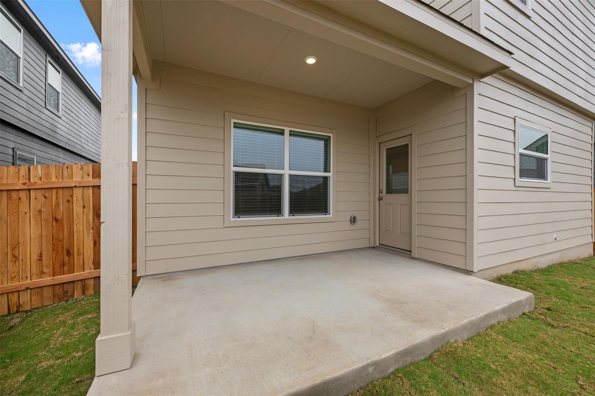 954 Soapstone Pass, Maxwell, TX 78656