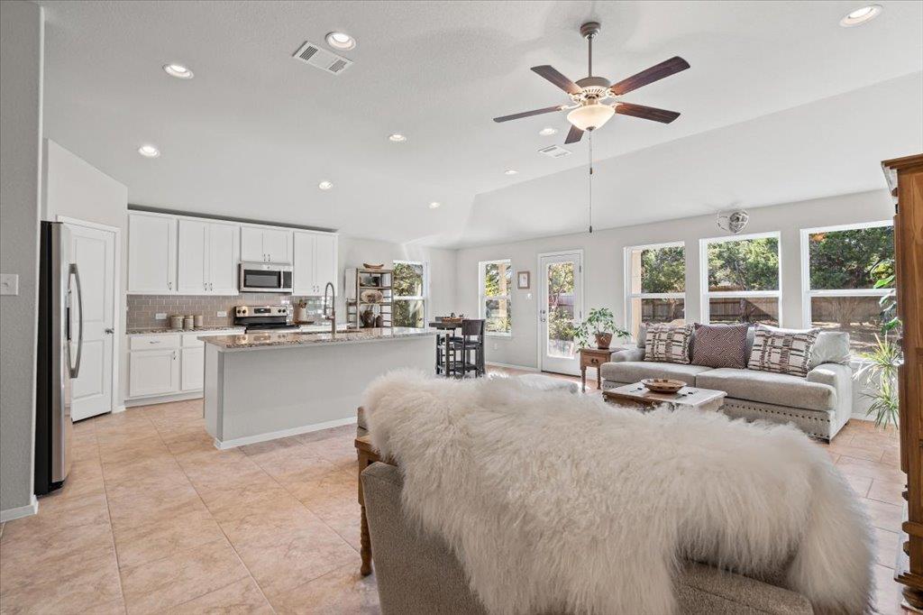 7416 Spanish Oak Dr, Lago Vista, TX 78645