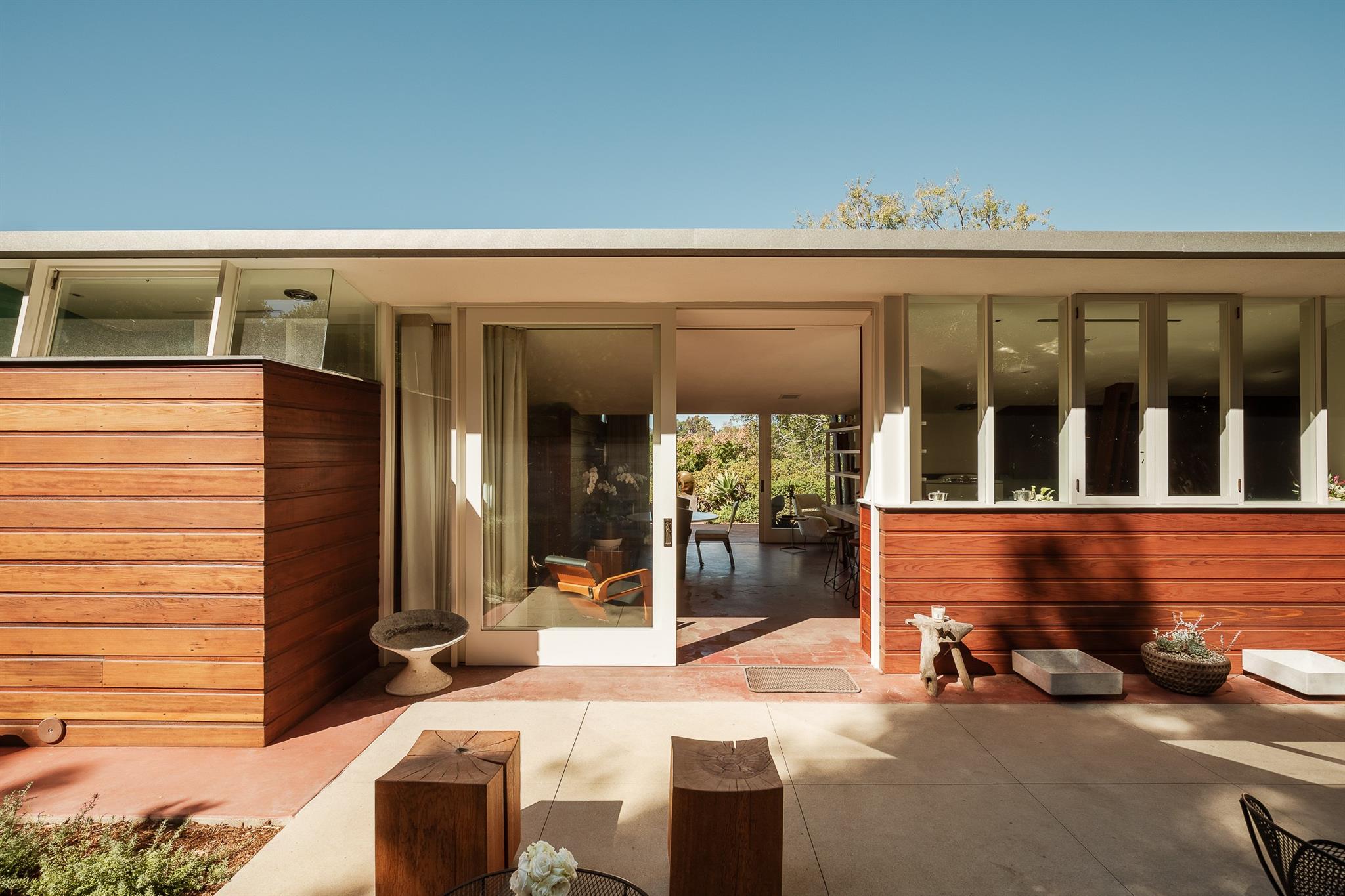 1430 Avon Ter, Out of State, TX 90027