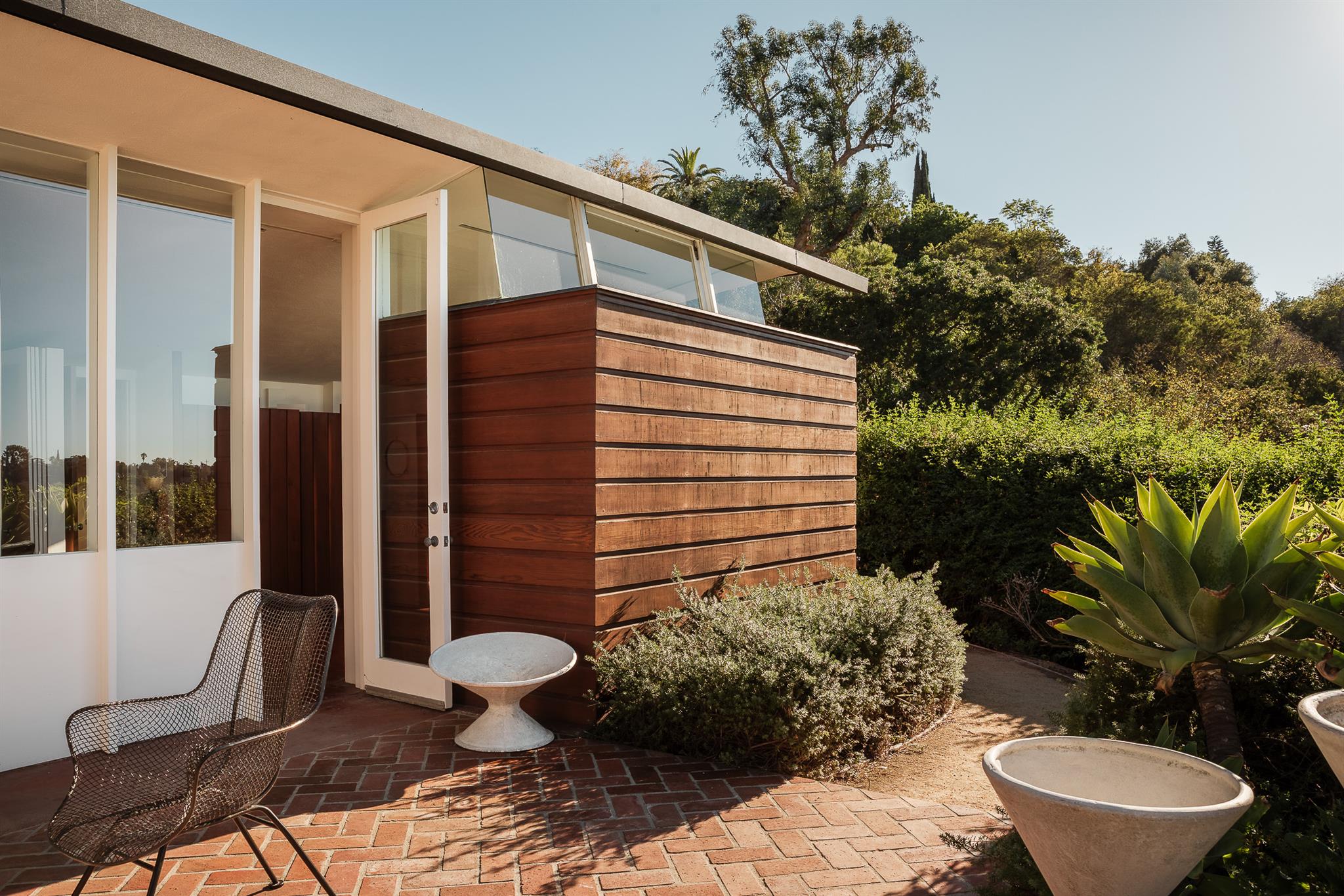 1430 Avon Ter, Out of State, TX 90027