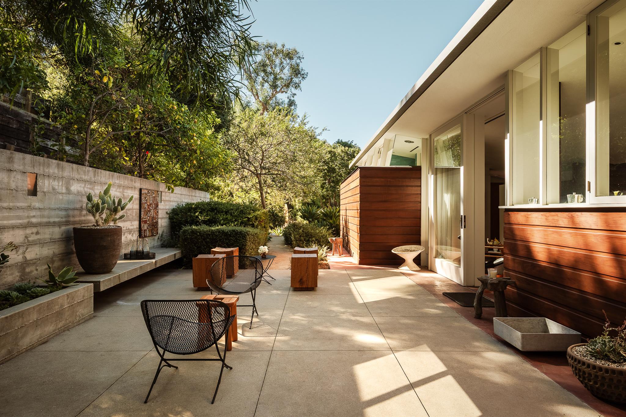 1430 Avon Ter, Out of State, TX 90027