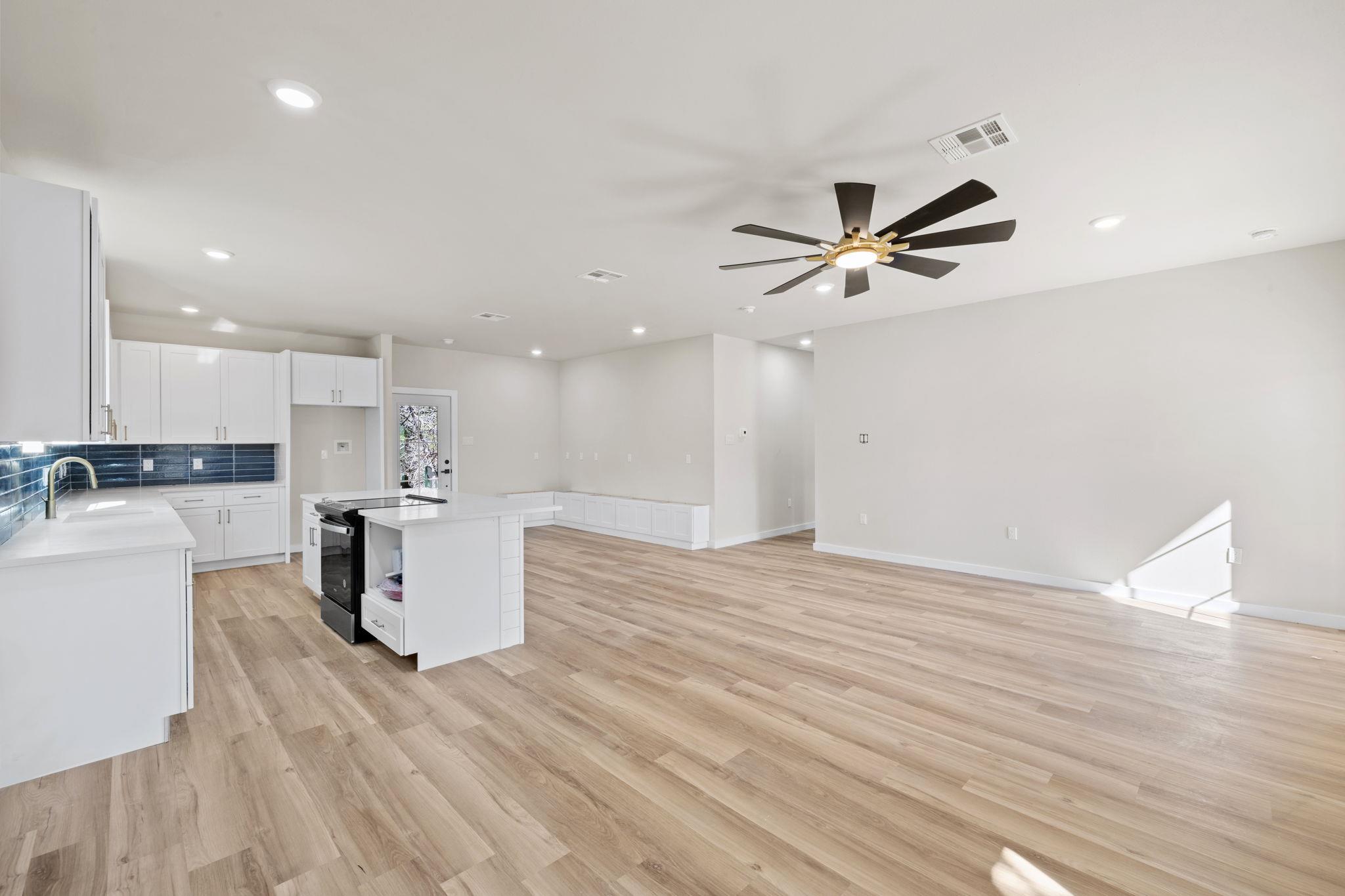 28 Wood Glen Dr, Wimberley, TX 78676