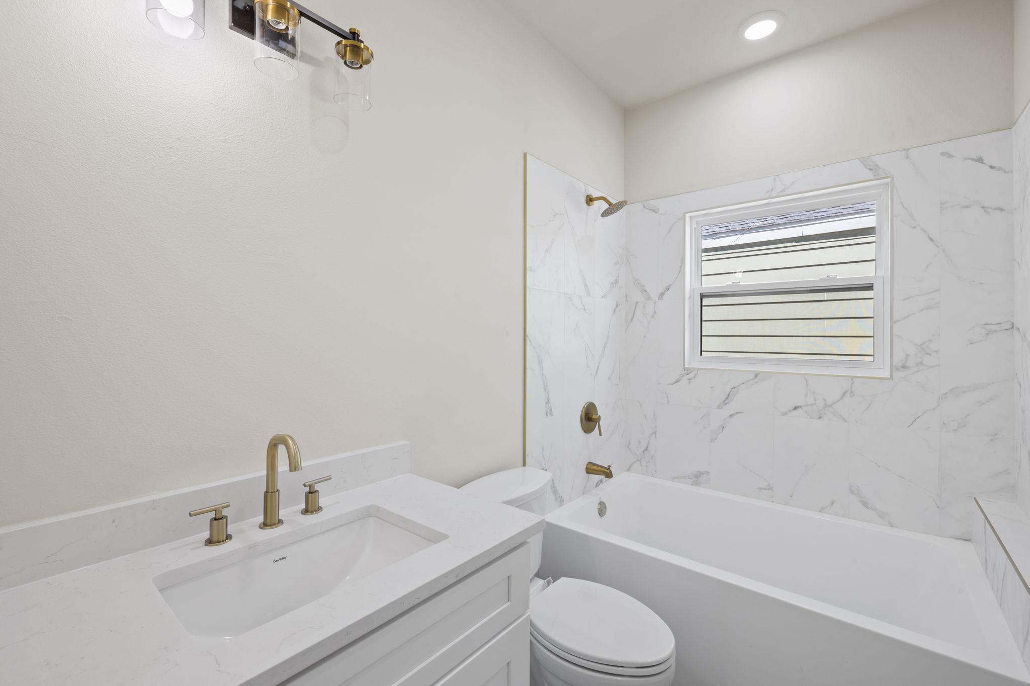 28 Wood Glen Dr, Wimberley, TX 78676