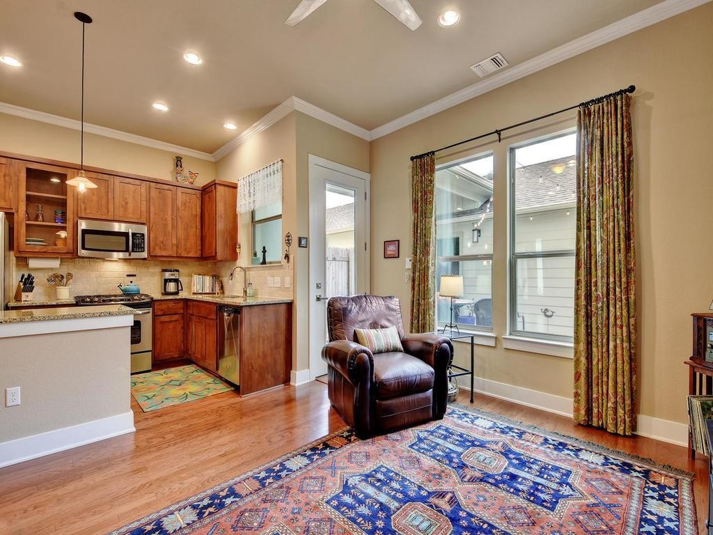 4545 Mattie St, Austin, TX 78723