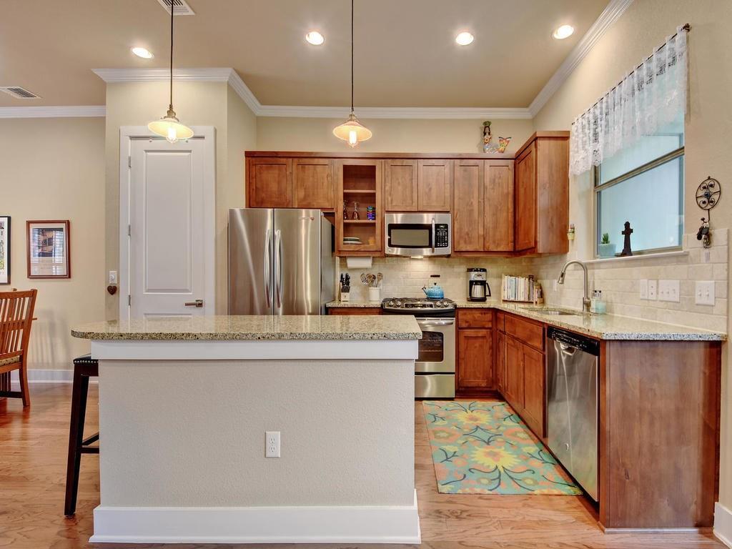 4545 Mattie St, Austin, TX 78723