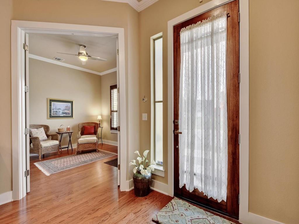 4545 Mattie St, Austin, TX 78723