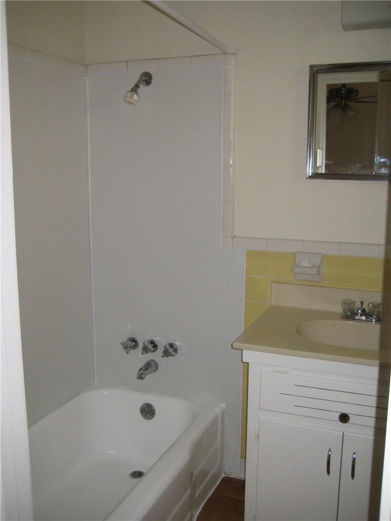 926 E Dean Keeton St # 210, Austin, TX 78705