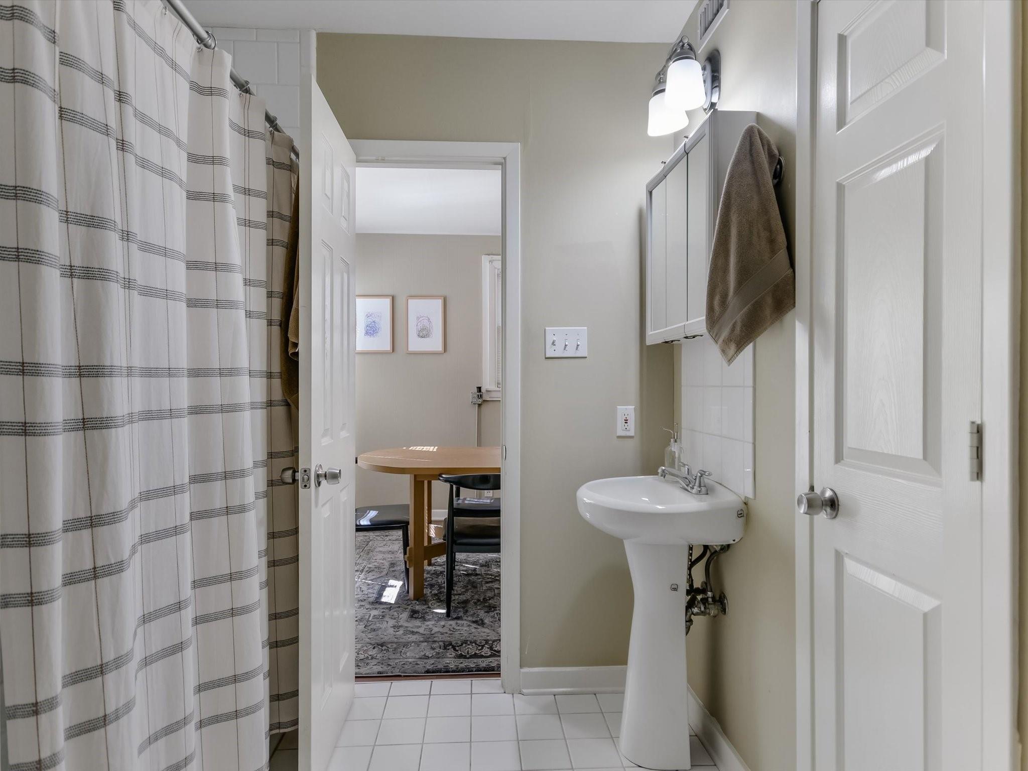 805 W 28 1/2 St # A, Austin, TX 78705