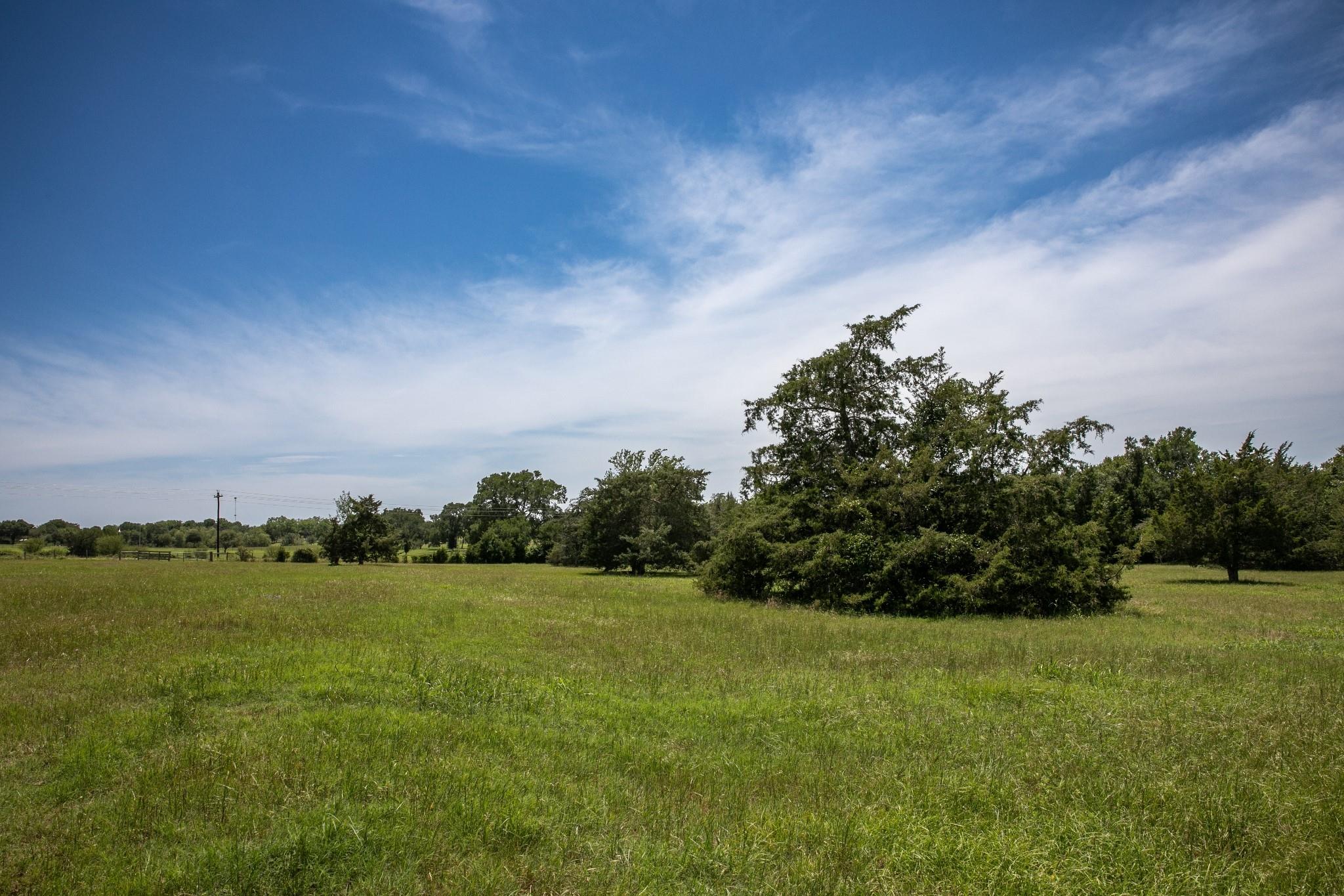 5427 Mustang Rd, Brenham, TX 77833