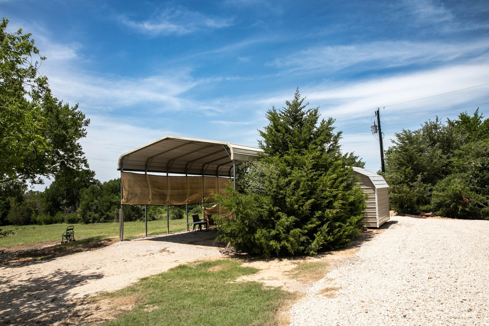 5427 Mustang Rd, Brenham, TX 77833