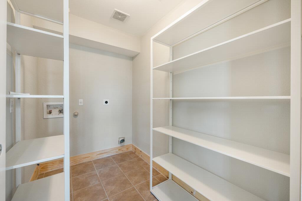 1016 Flanagan Dr, Leander, TX 78641