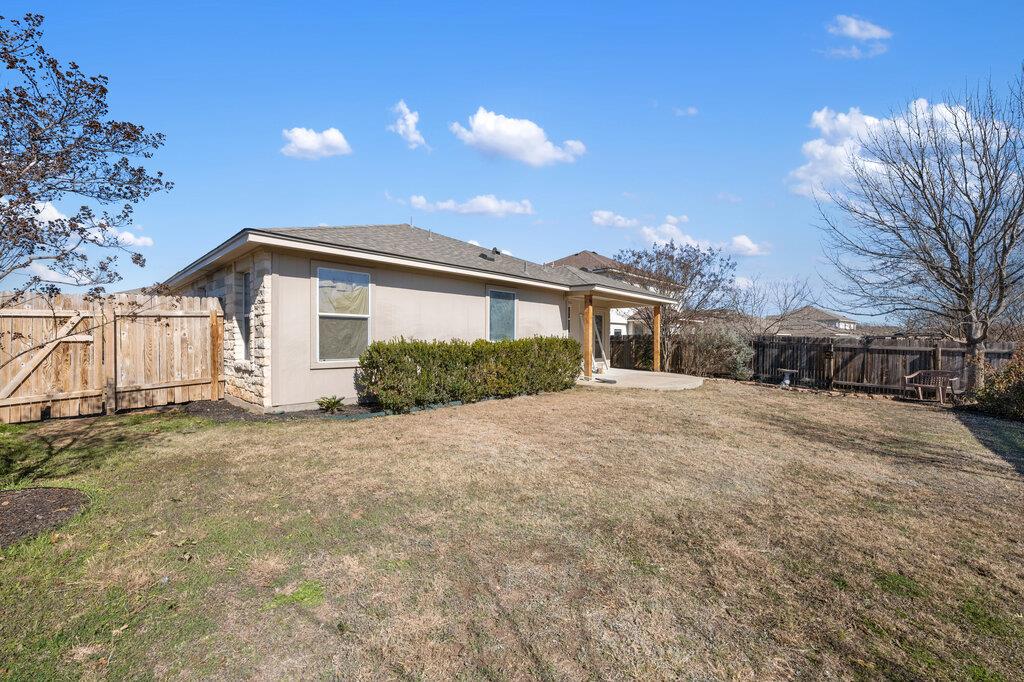 1016 Flanagan Dr, Leander, TX 78641