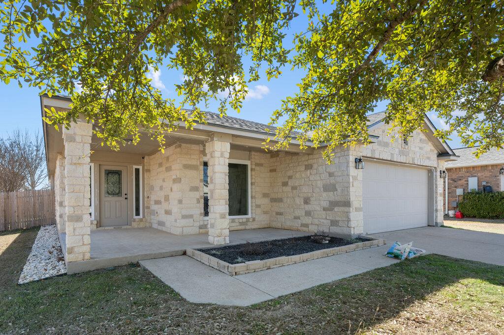 1016 Flanagan Dr, Leander, TX 78641