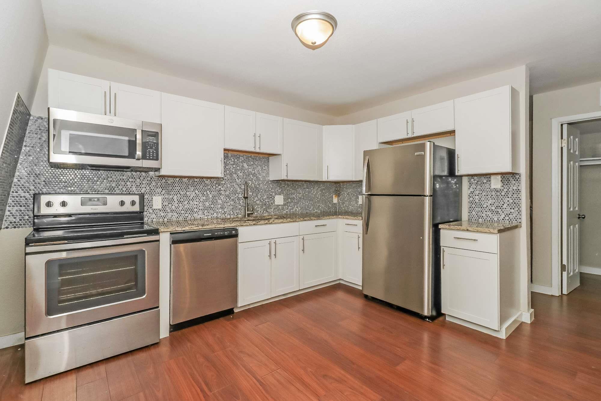 7202 Twin Crest Dr # 103, Austin, TX 78752