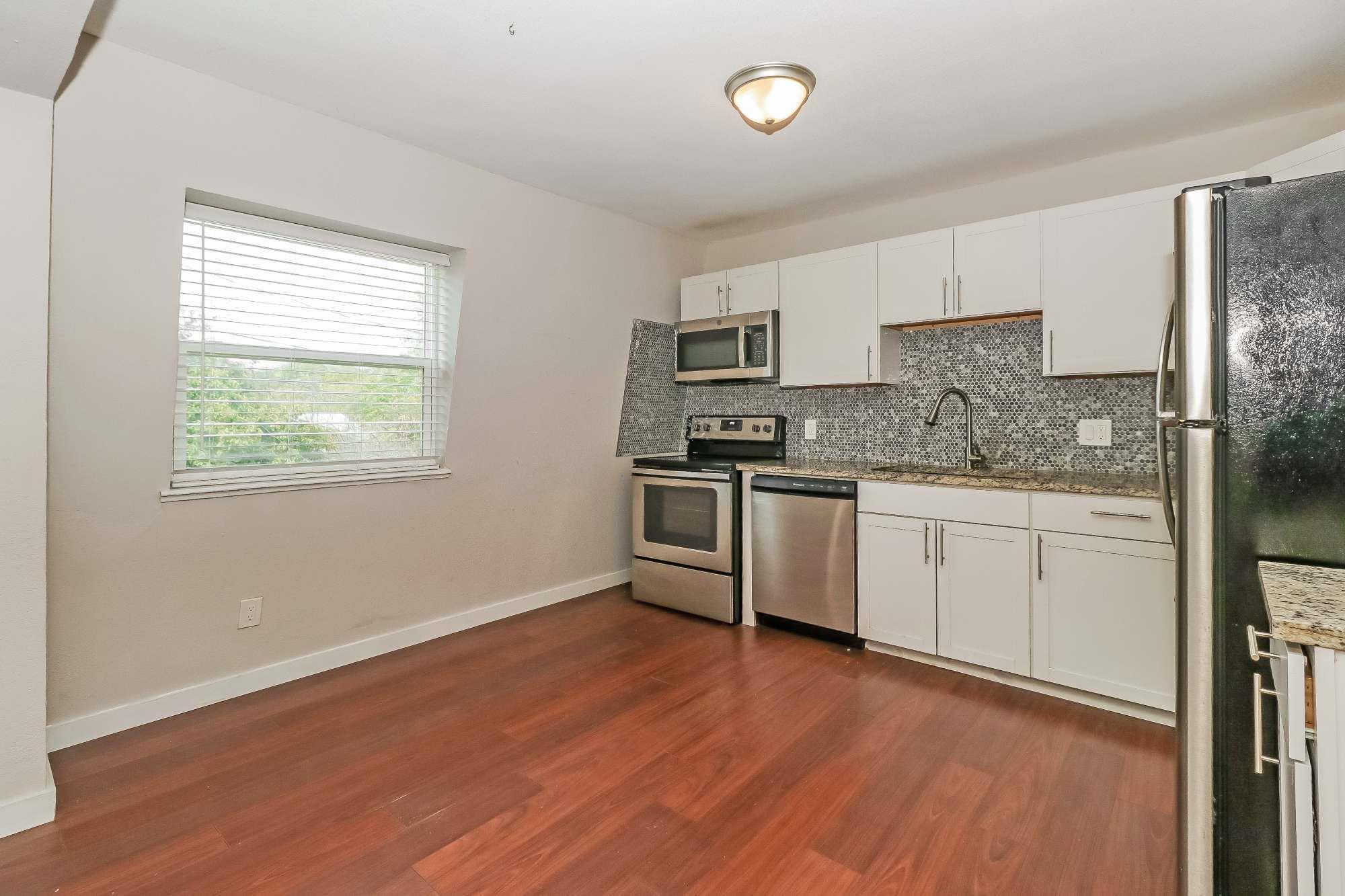 7202 Twin Crest Dr # 103, Austin, TX 78752