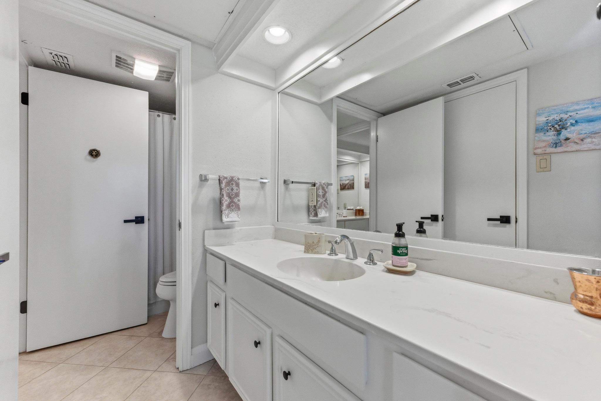 107 World Of Tennis Sq, Lakeway, TX 78738