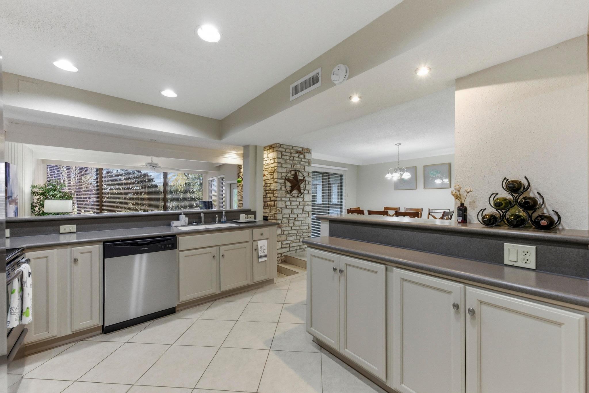 107 World Of Tennis Sq, Lakeway, TX 78738