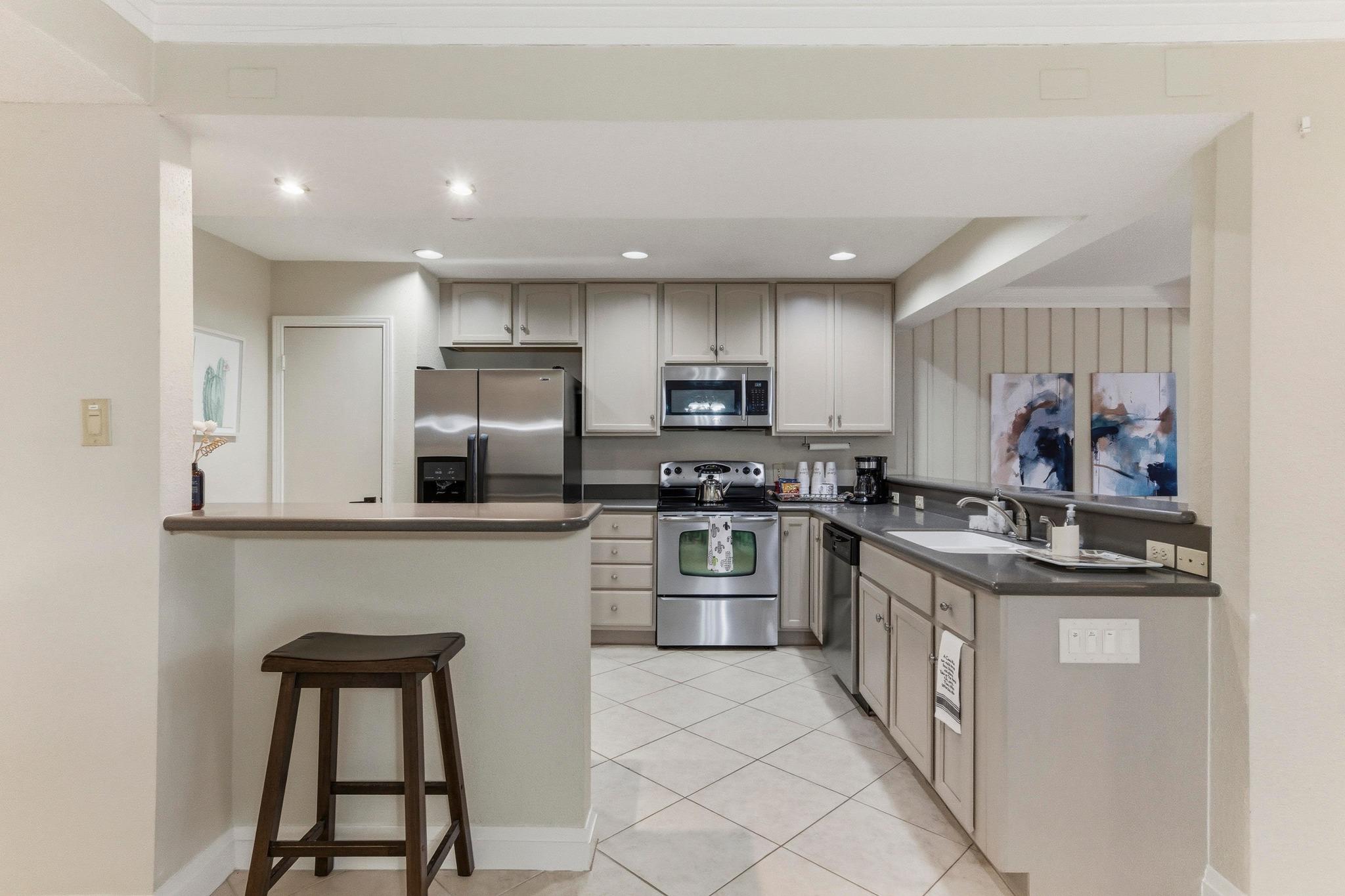 107 World Of Tennis Sq, Lakeway, TX 78738