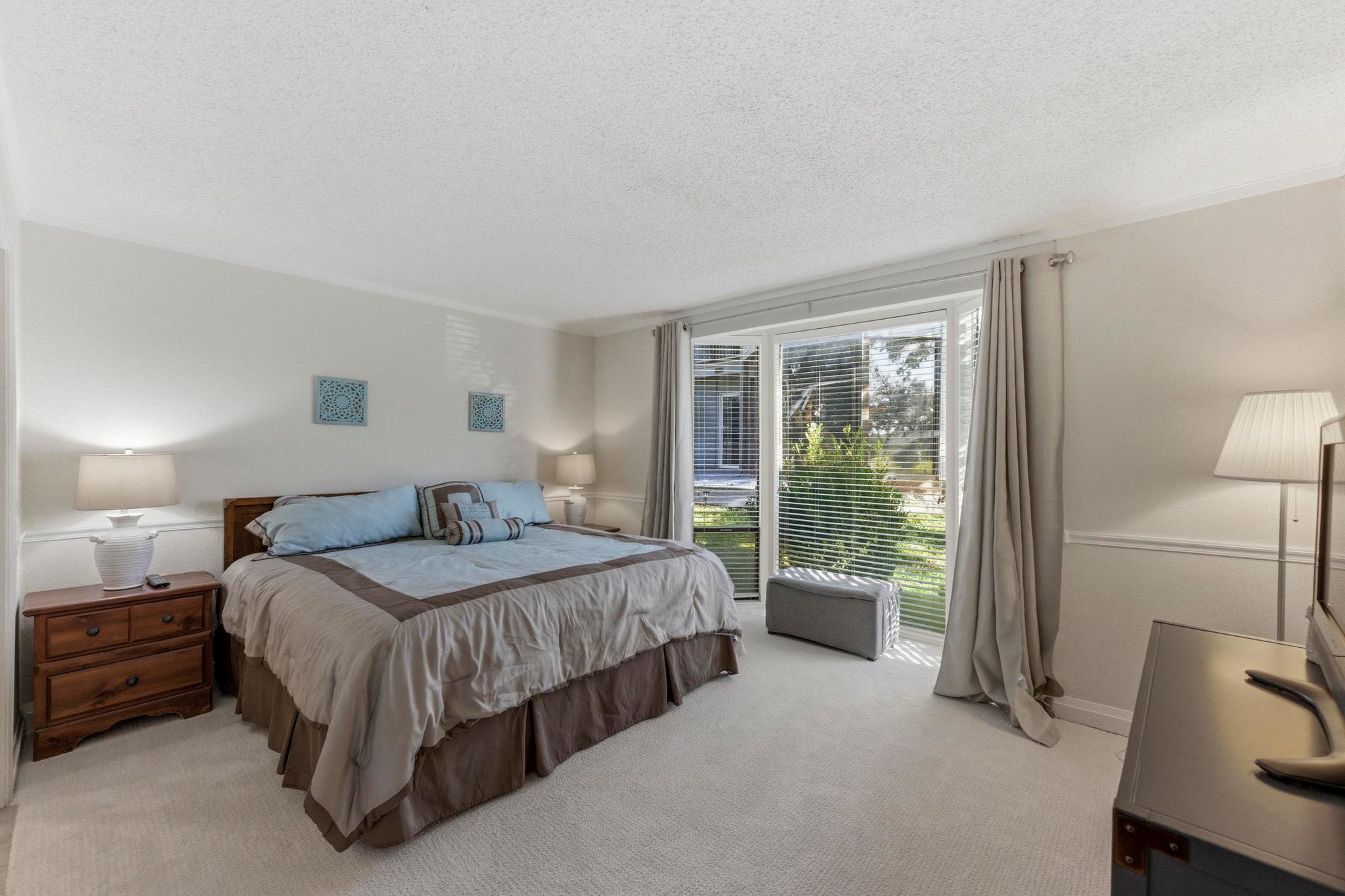 107 World Of Tennis Sq, Lakeway, TX 78738