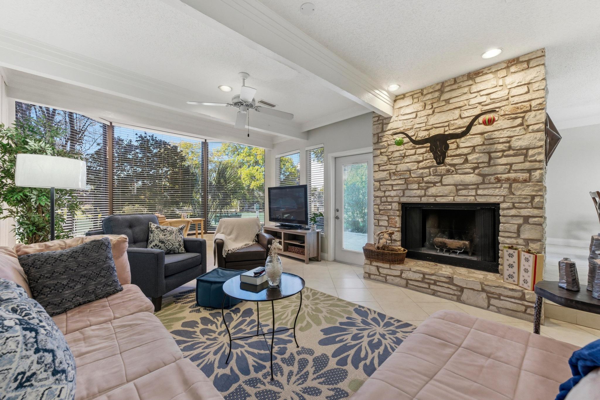 107 World Of Tennis Sq, Lakeway, TX 78738