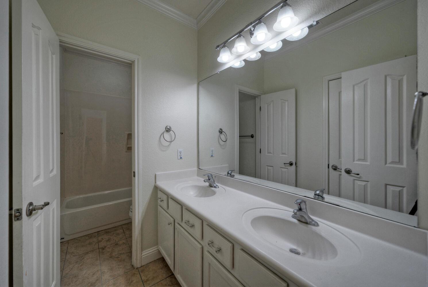 7216 Via Correto Dr, Austin, TX 78749