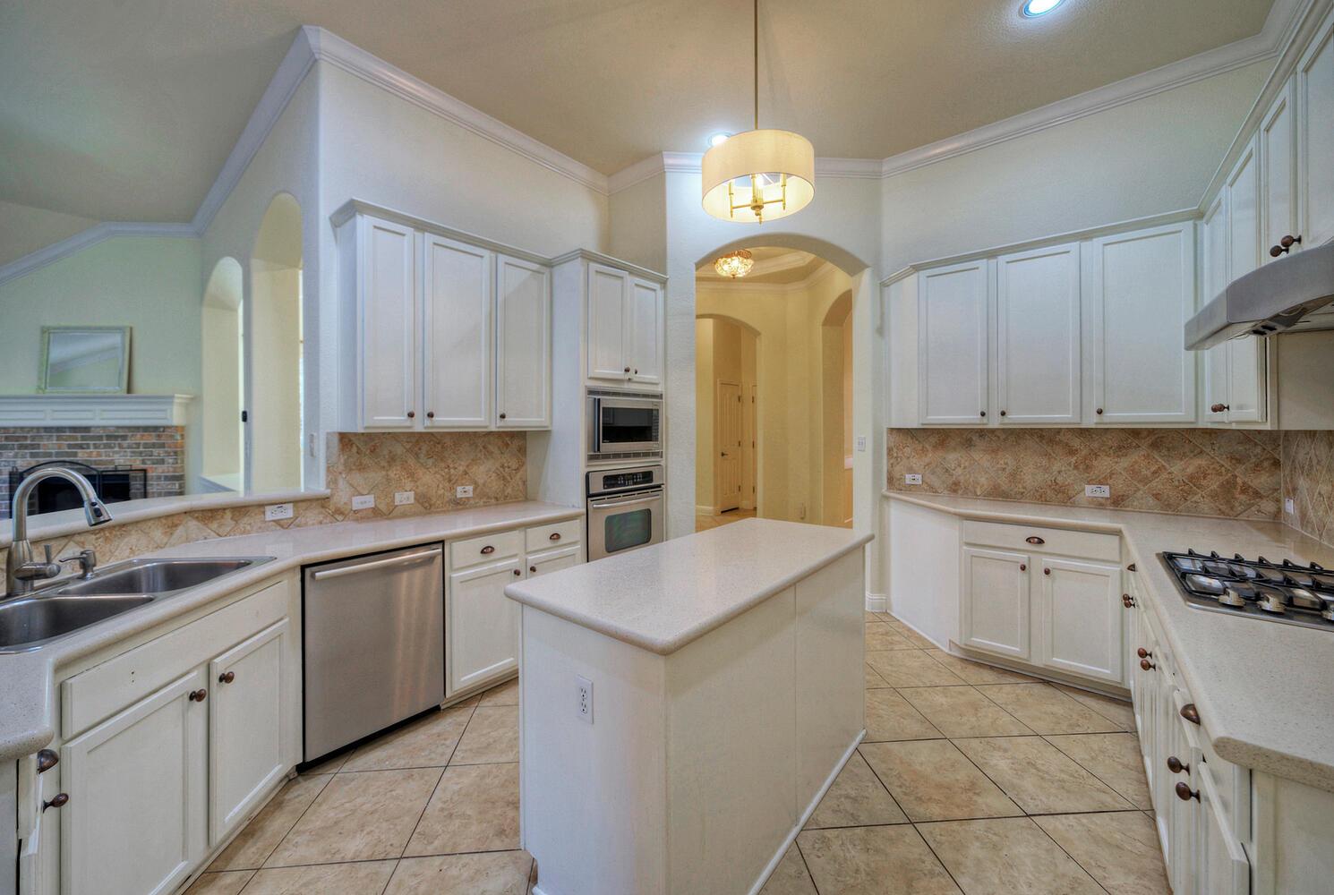 7216 Via Correto Dr, Austin, TX 78749