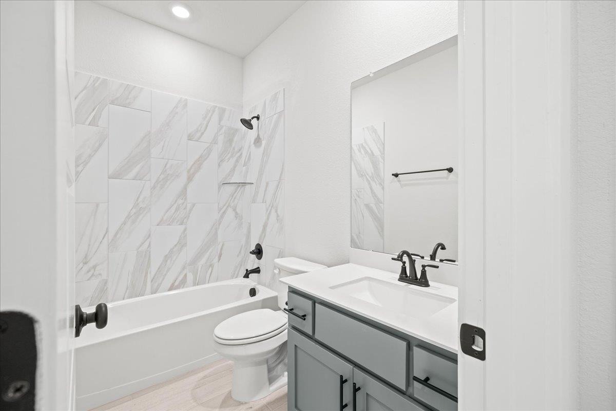 158 Paul Pena Dr, San Marcos, TX 78666