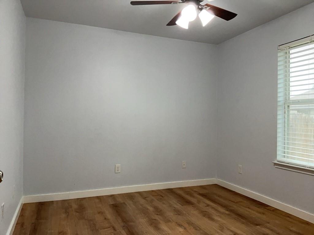 117 Soapstone Dr, Jarrell, TX 76537