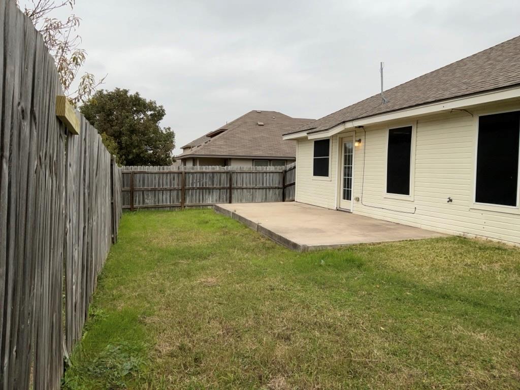 117 Soapstone Dr, Jarrell, TX 76537