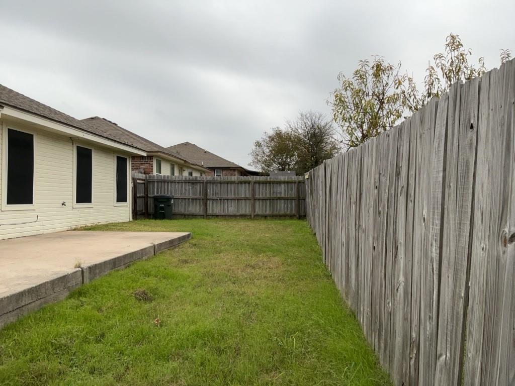 117 Soapstone Dr, Jarrell, TX 76537