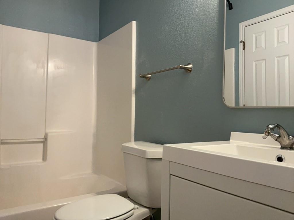 117 Soapstone Dr, Jarrell, TX 76537