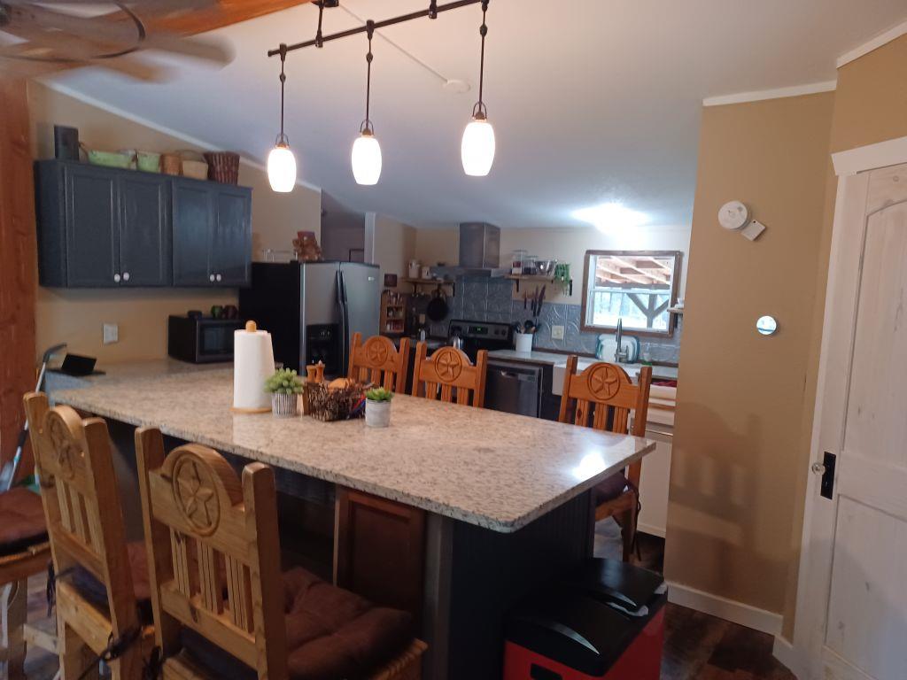 172 Pine Canyon Dr, Smithville, TX 78957