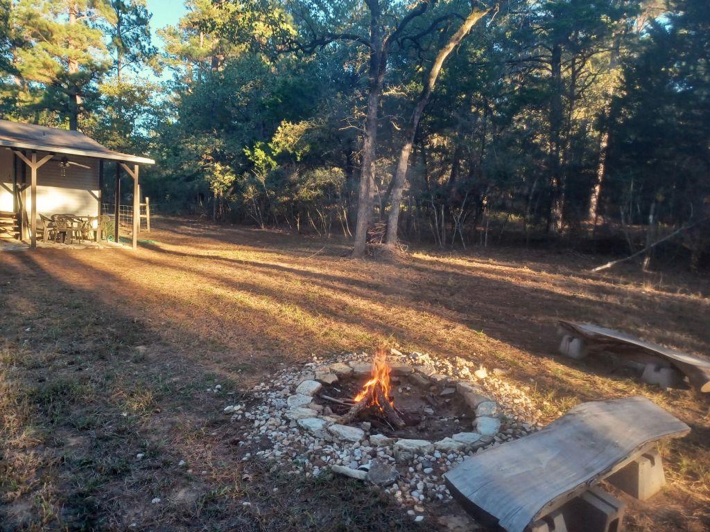 172 Pine Canyon Dr, Smithville, TX 78957