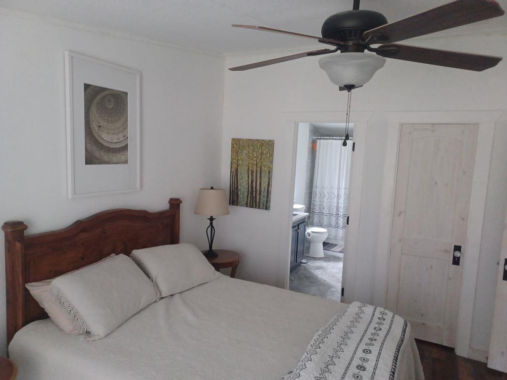 172 Pine Canyon Dr, Smithville, TX 78957