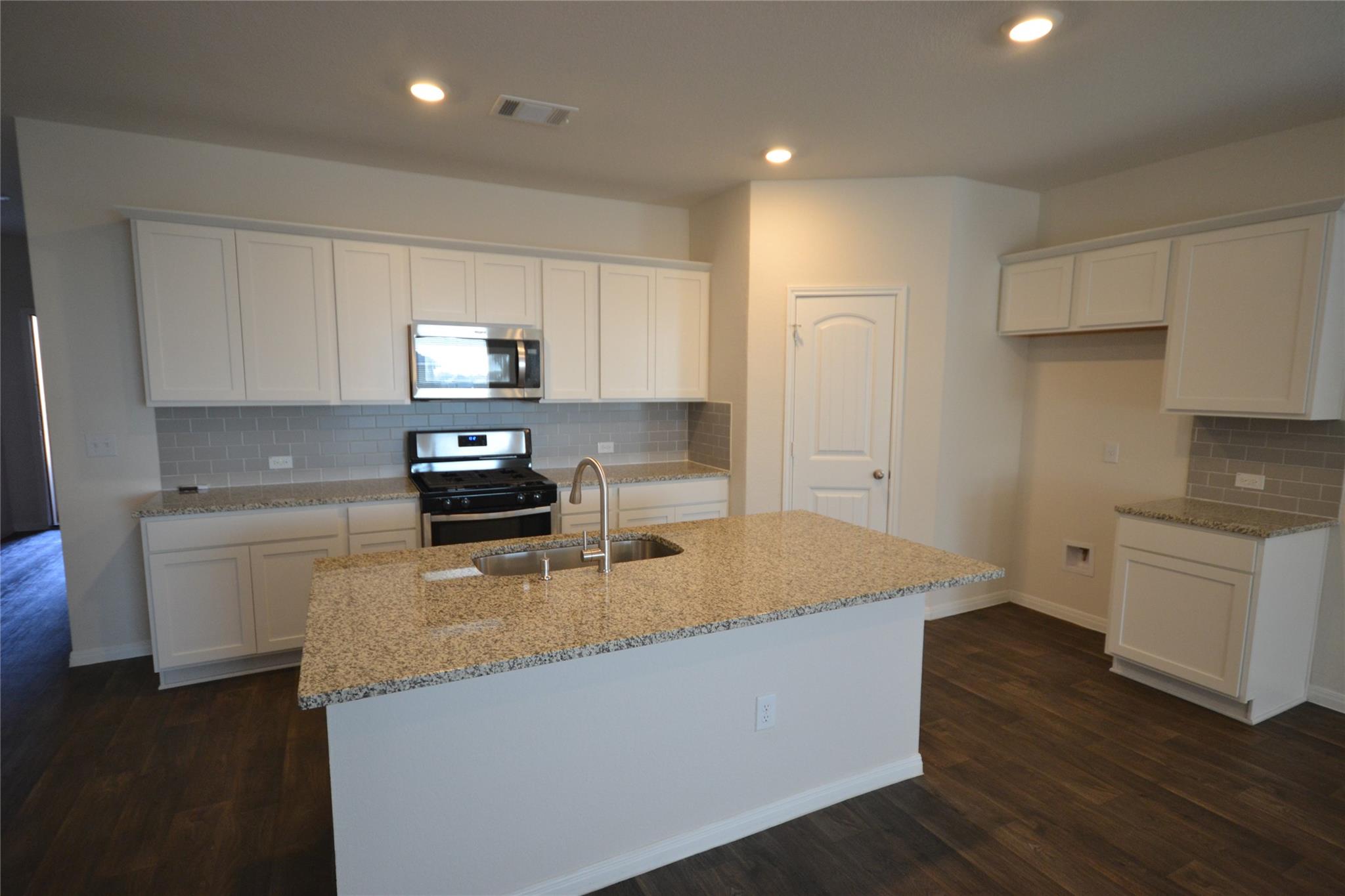 717 Mais Dr, Georgetown, TX 78626